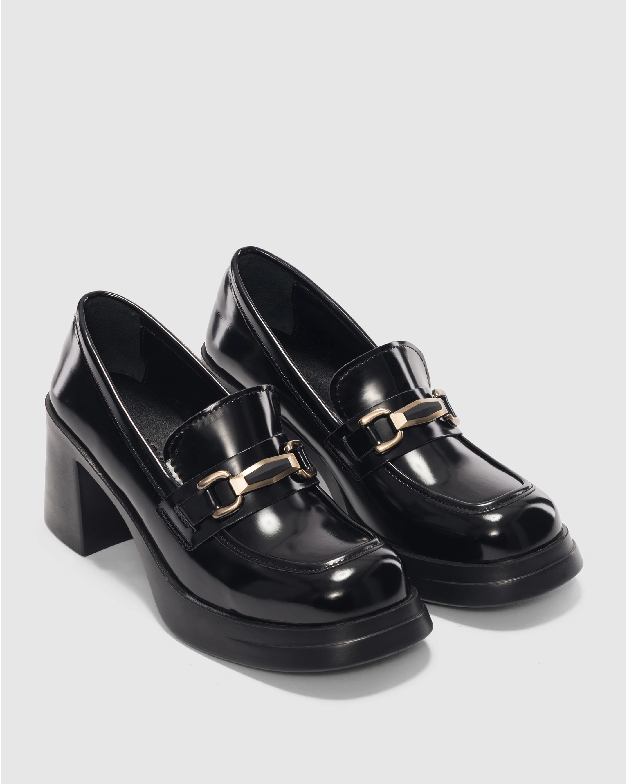 Beyaz Fon Ayakkabı Ürün Çekimi