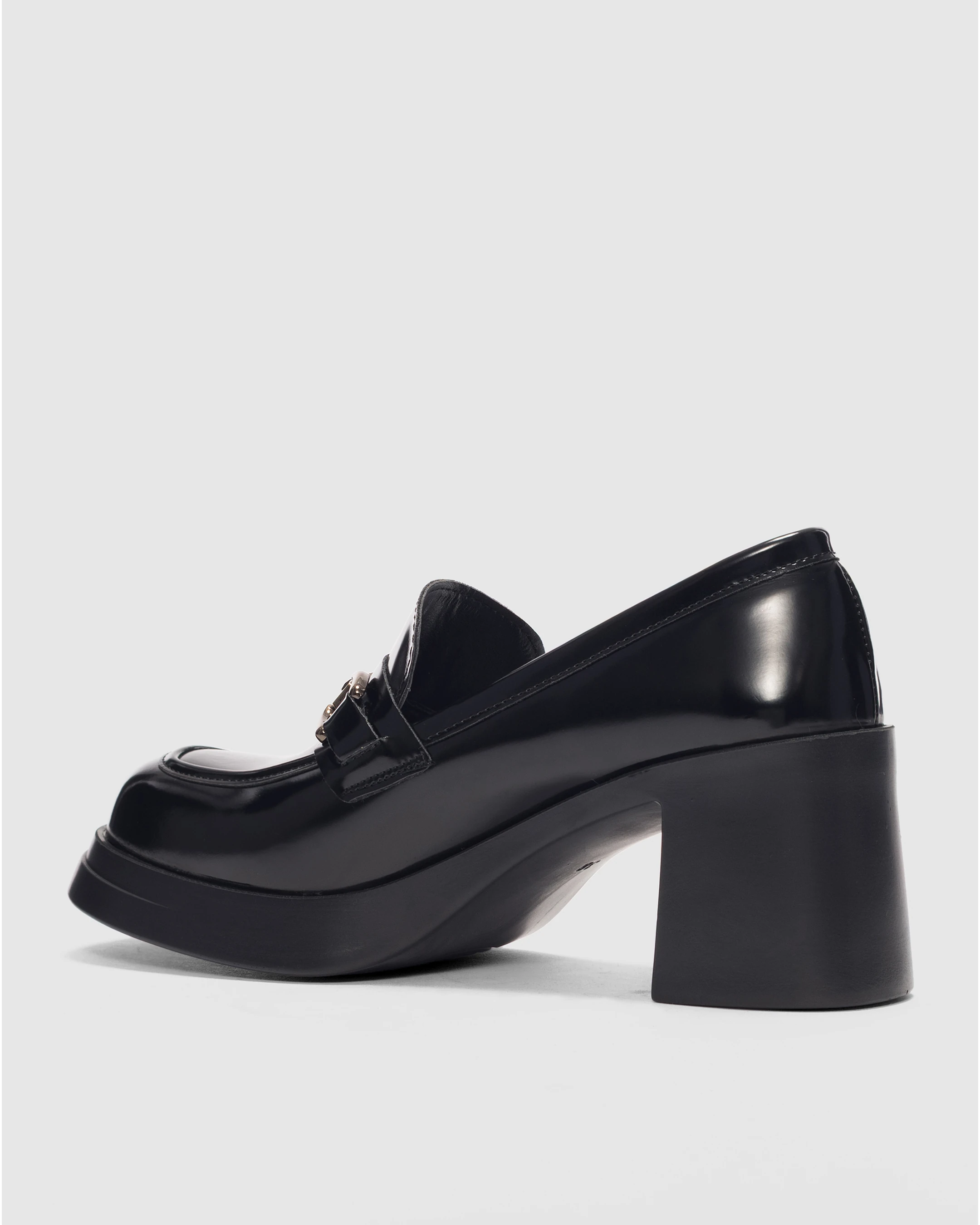 Beyaz Fon Ayakkabı Ürün Çekimi