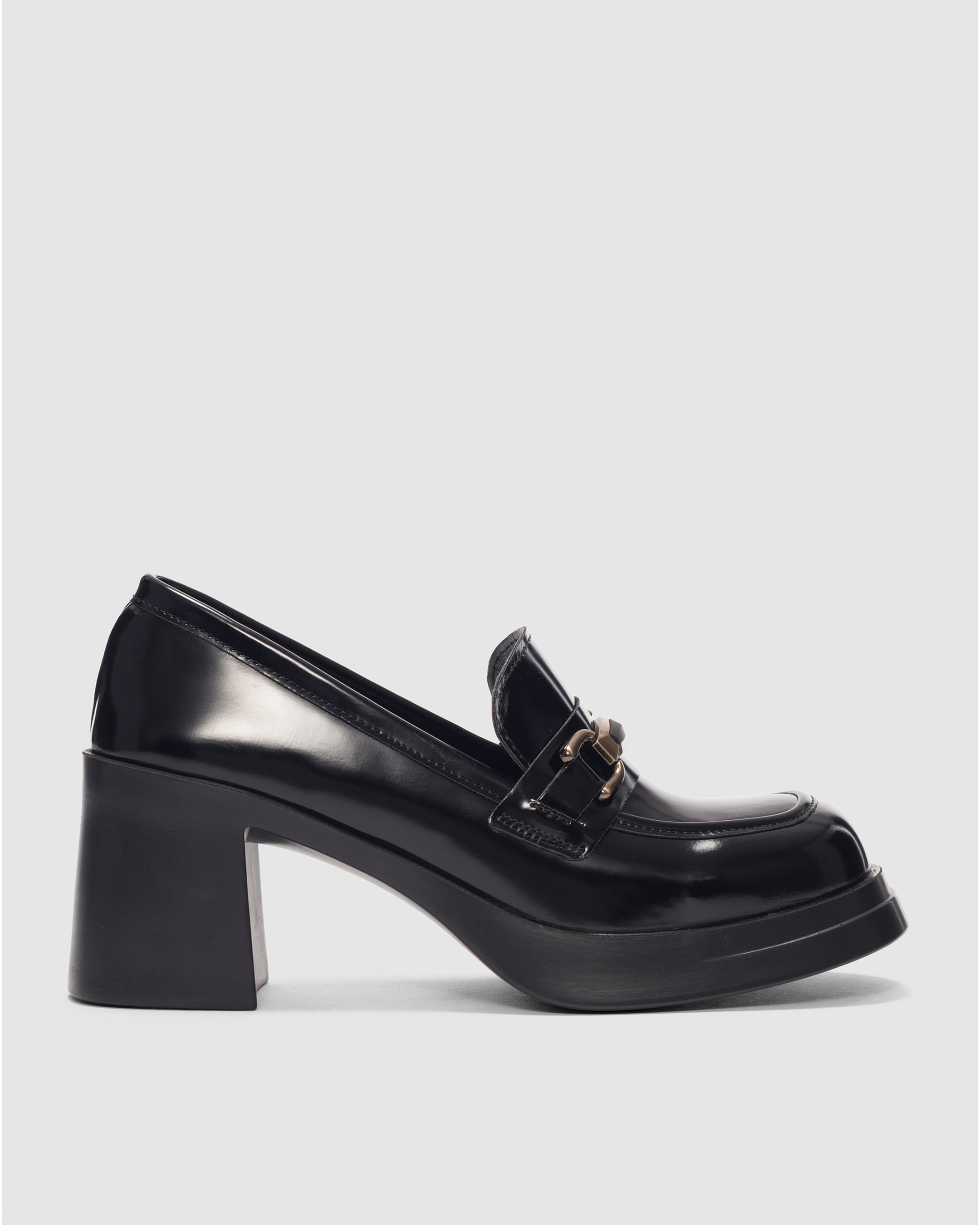 Beyaz Fon Ayakkabı Ürün Çekimi