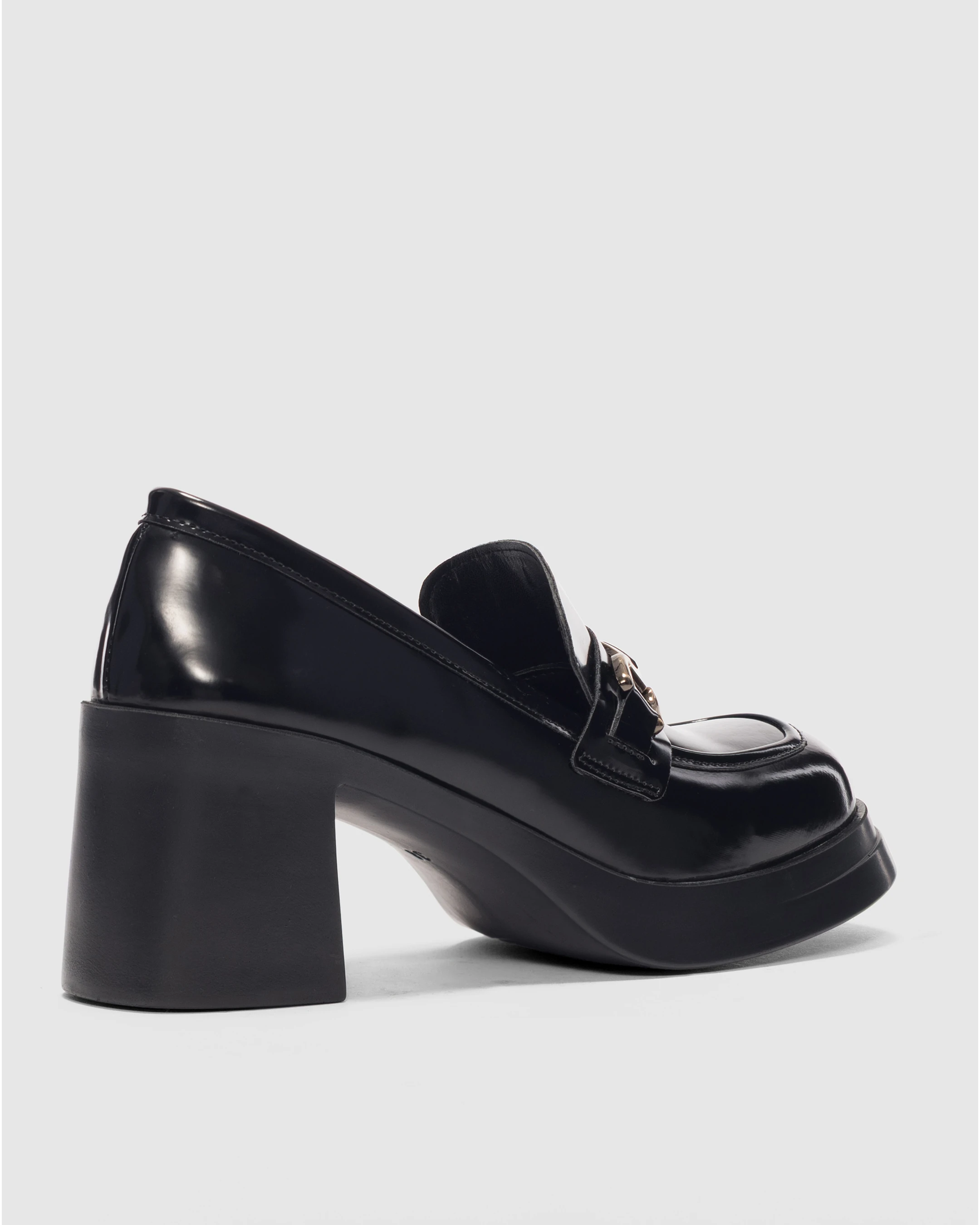 Beyaz Fon Ayakkabı Ürün Çekimi