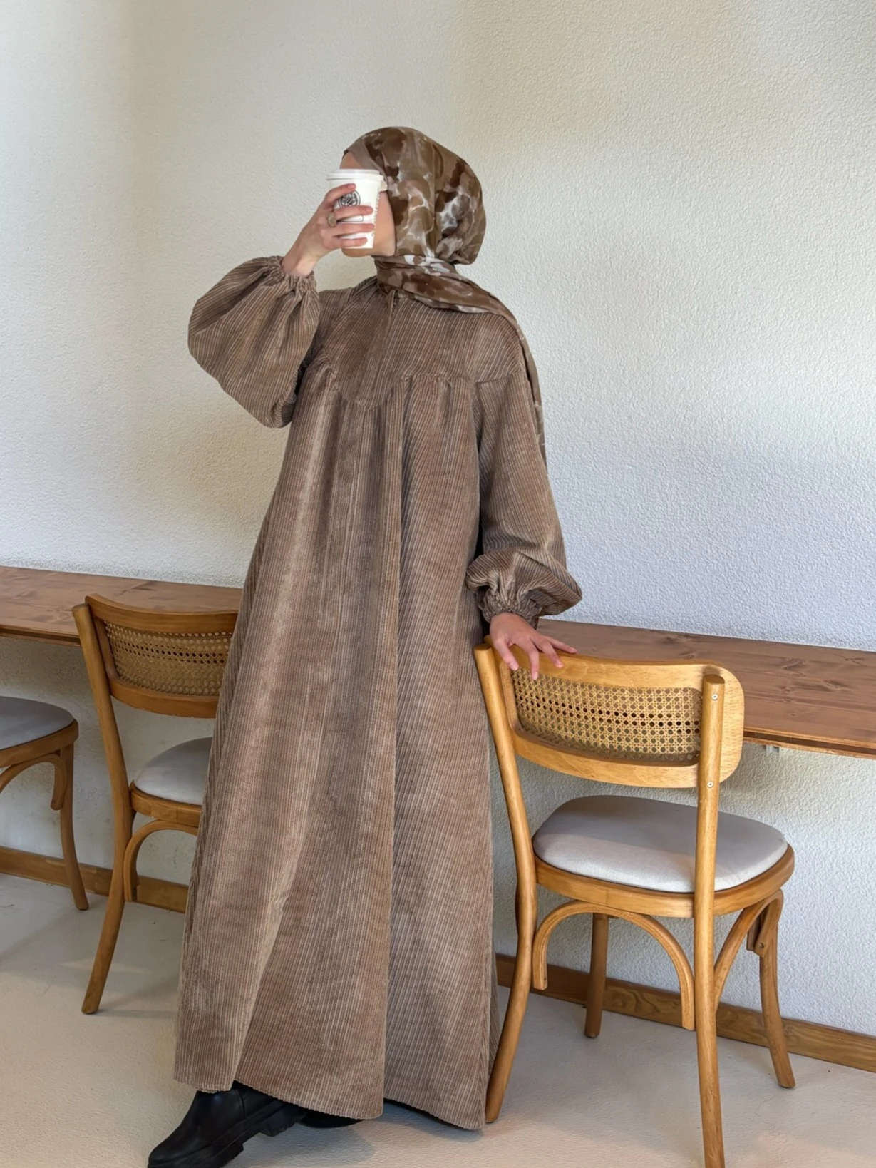 FİTİLLİ KADİFE FERACE - bej