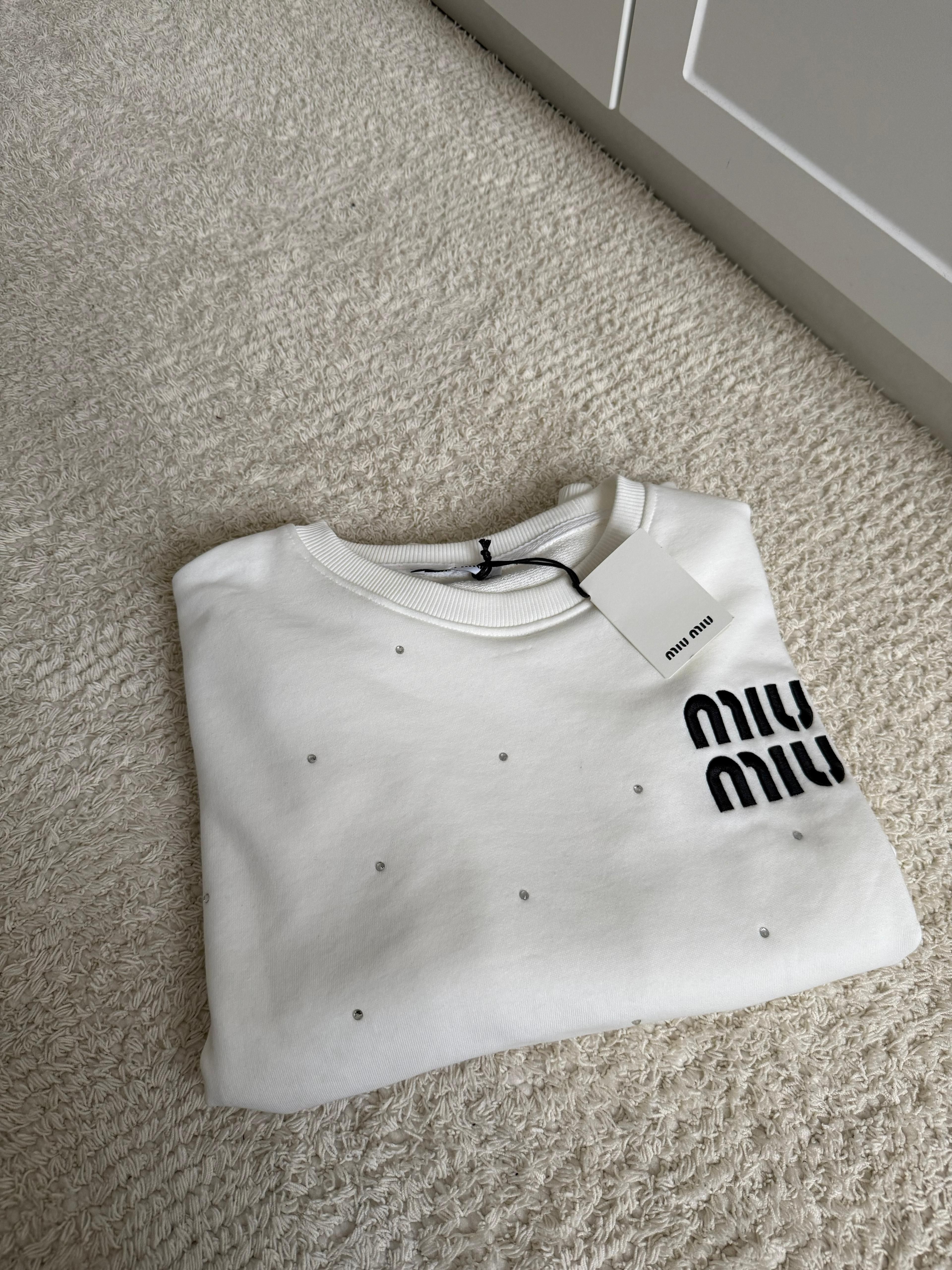 M Marka Sweat