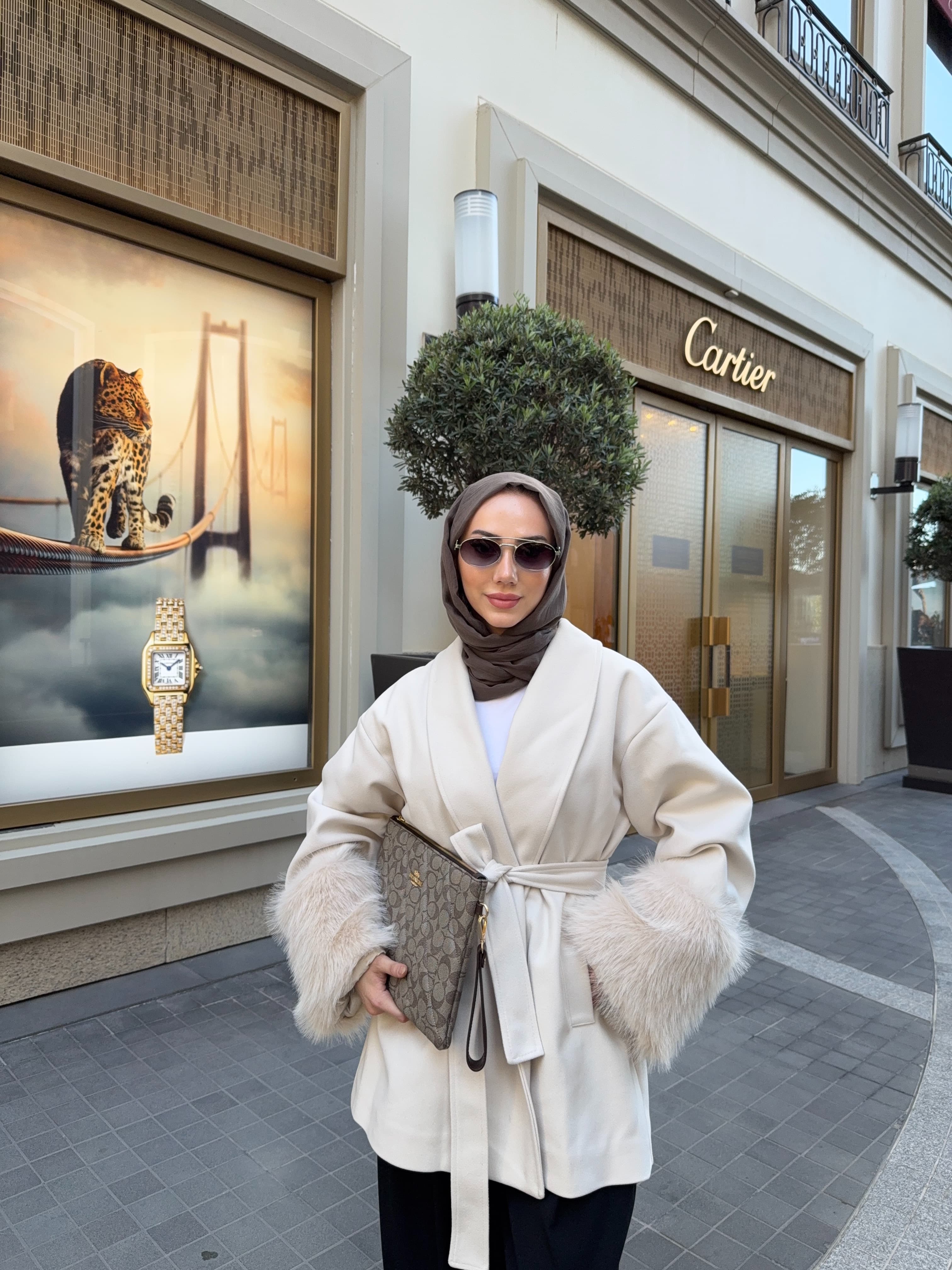 Vanessa Kürklü Kaban - Taş