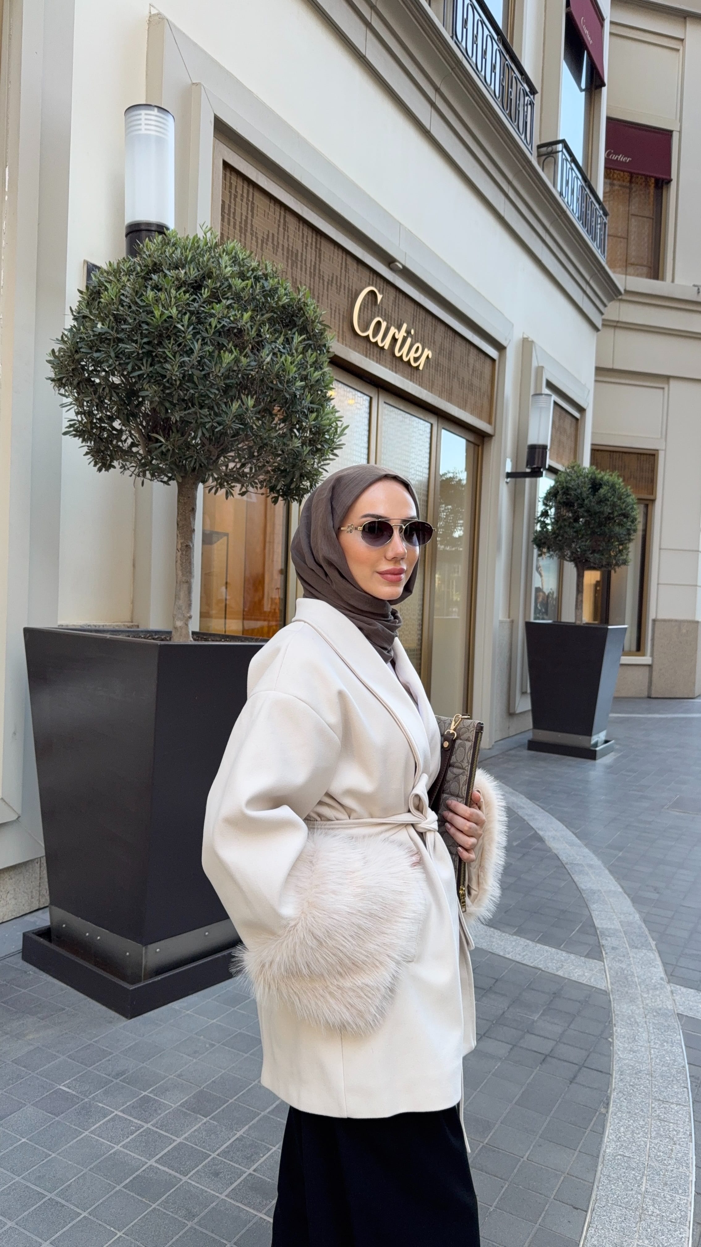 Vanessa Kürklü Kaban - Taş