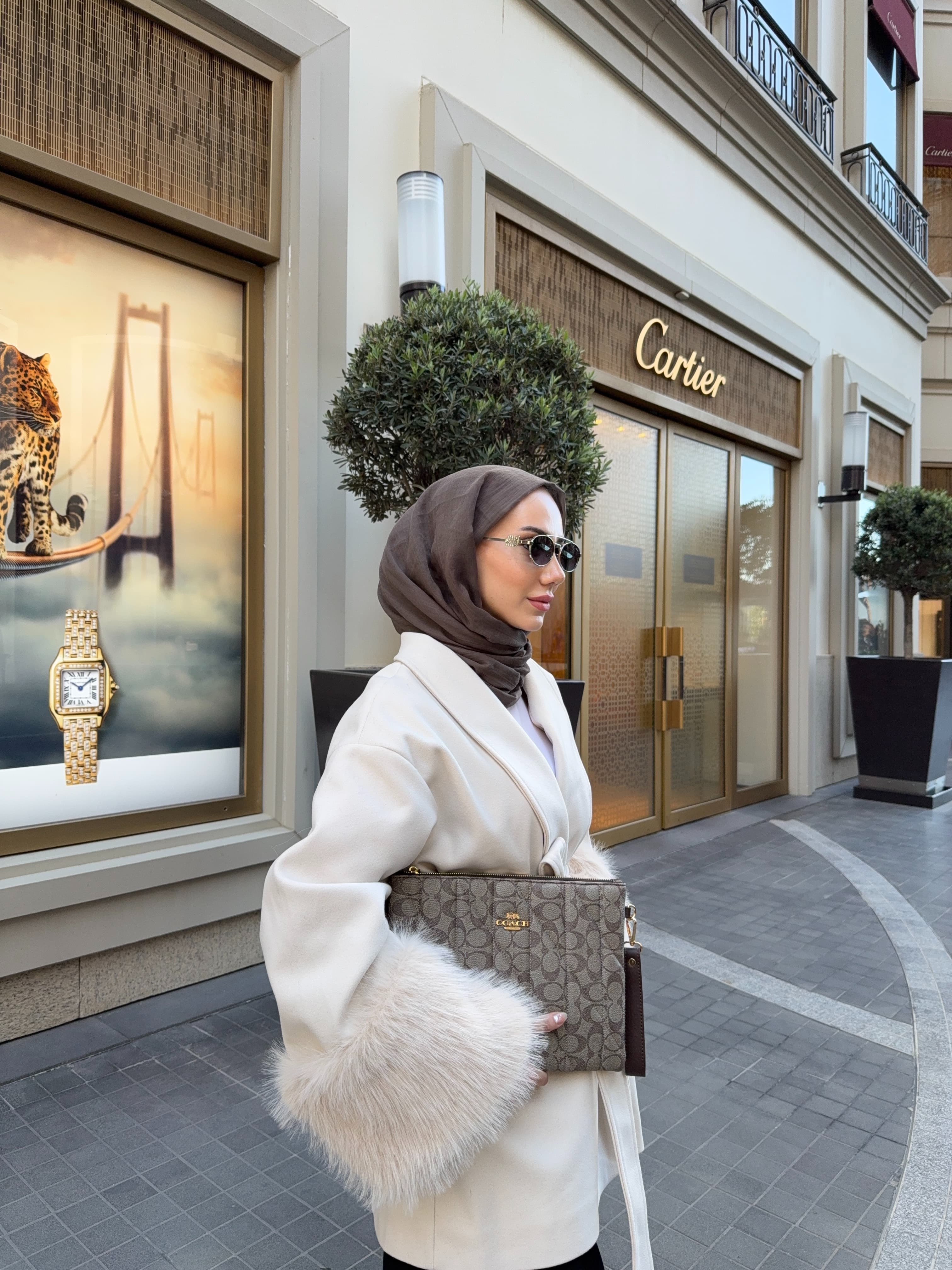 Vanessa Kürklü Kaban - Taş