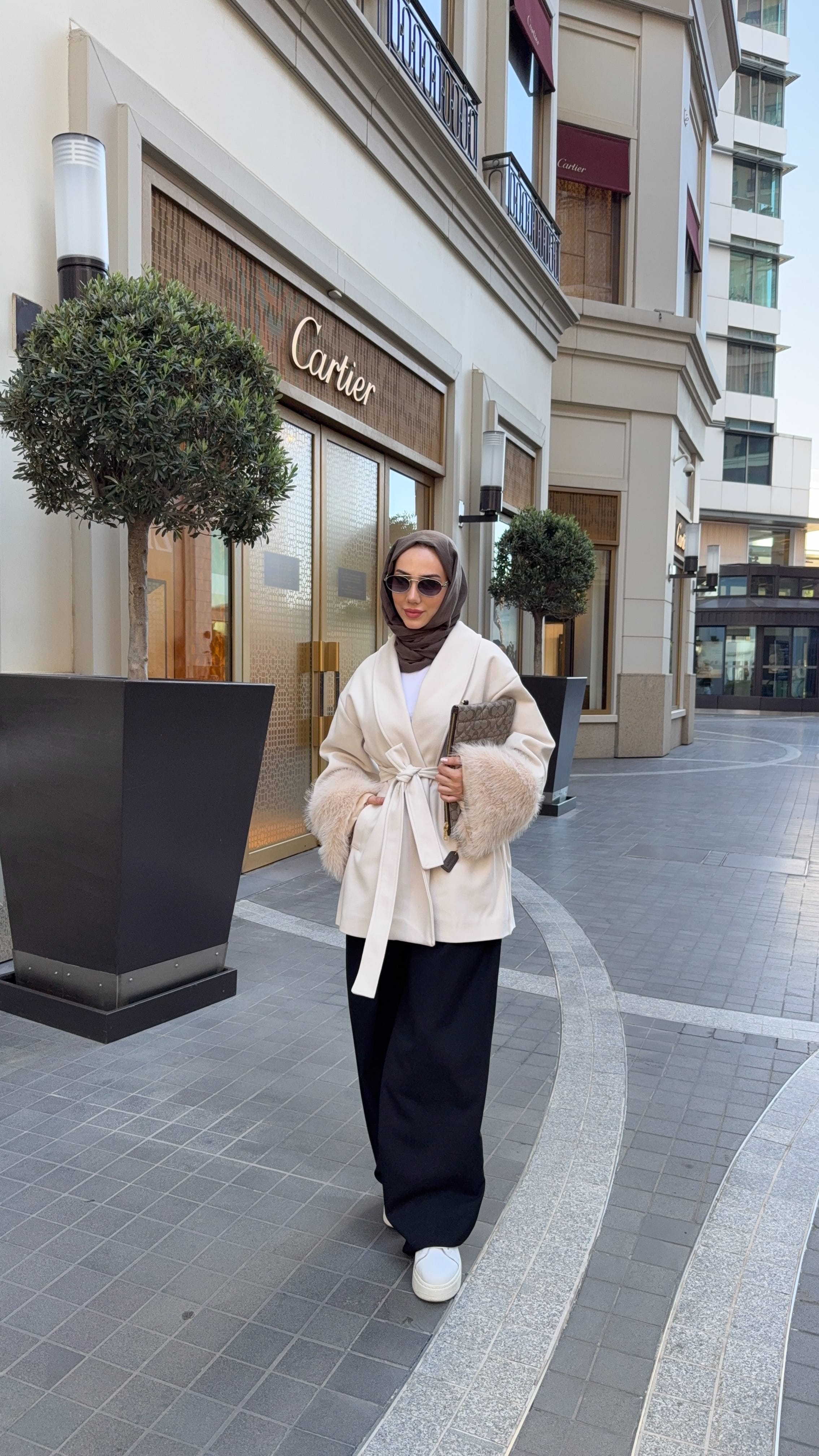 Vanessa Kürklü Kaban - Taş