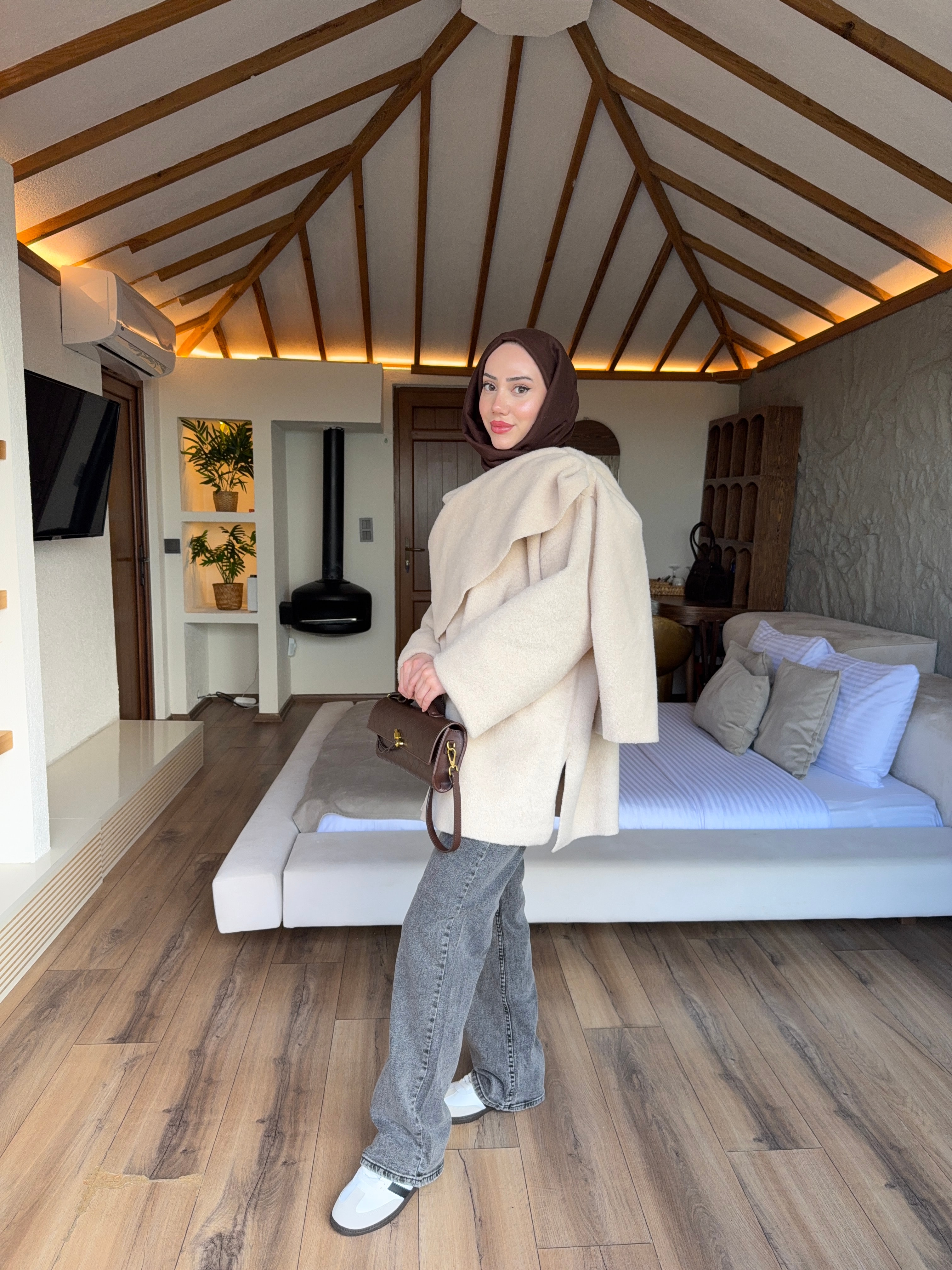 Peluş Atkılı Kaban