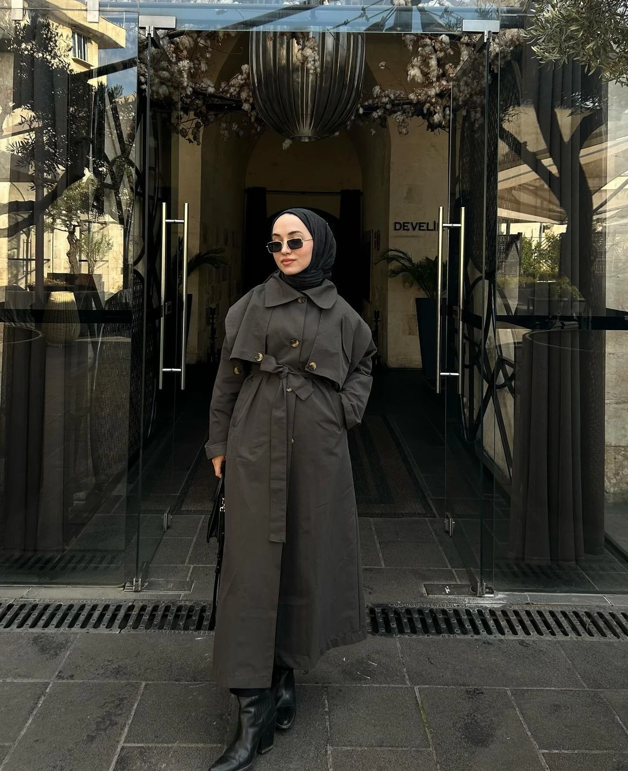 Apoletli trençkot - koyu vizon