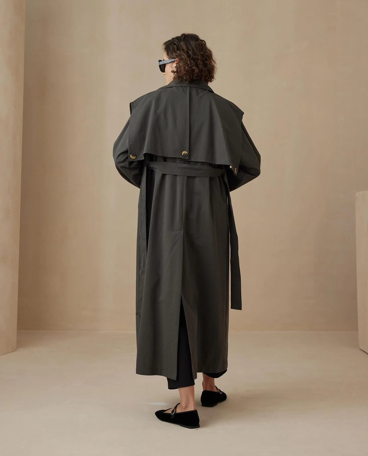 Apoletli trençkot - koyu vizon