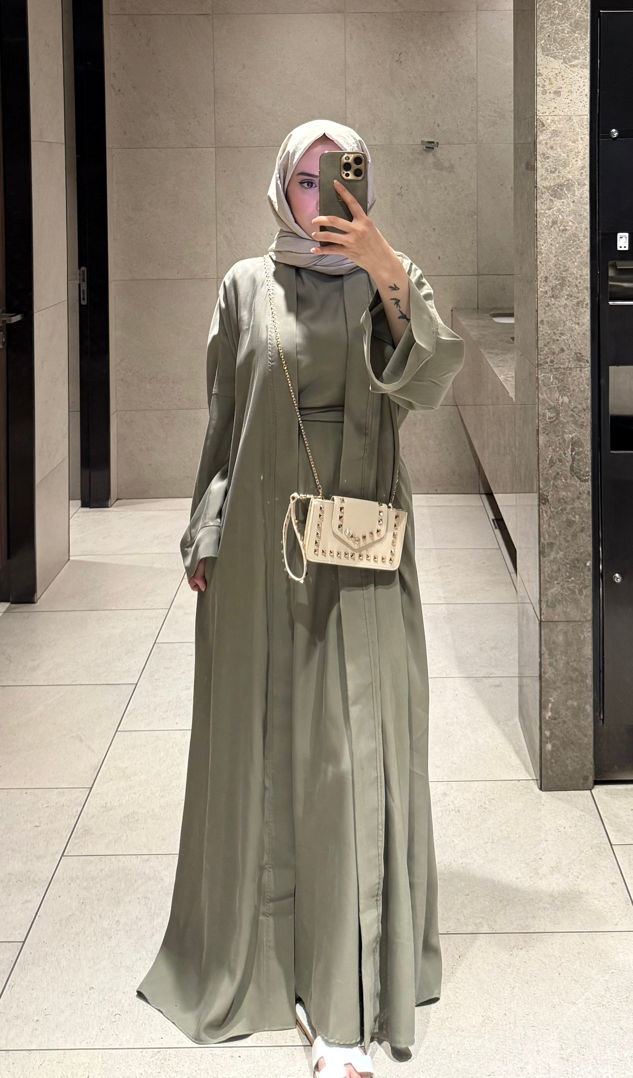 Qupra Abaya 