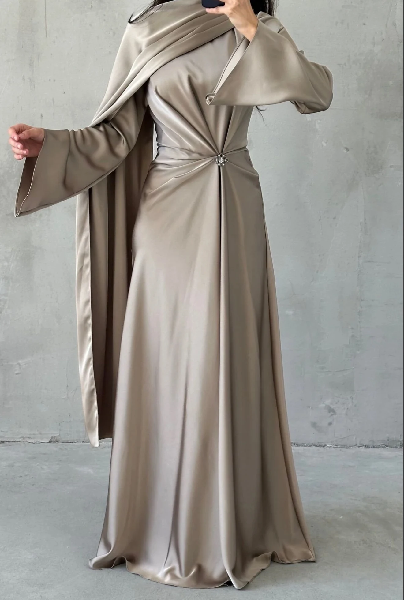 Violet Gold Aksesuarlı Elbise - vizon