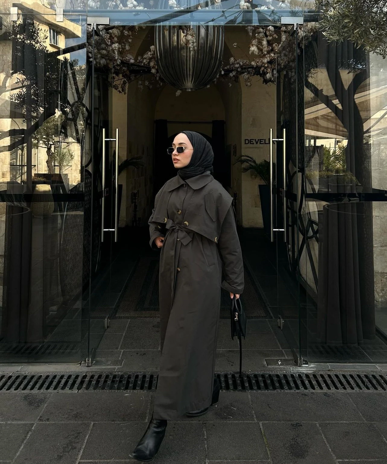 Apoletli trençkot - koyu vizon