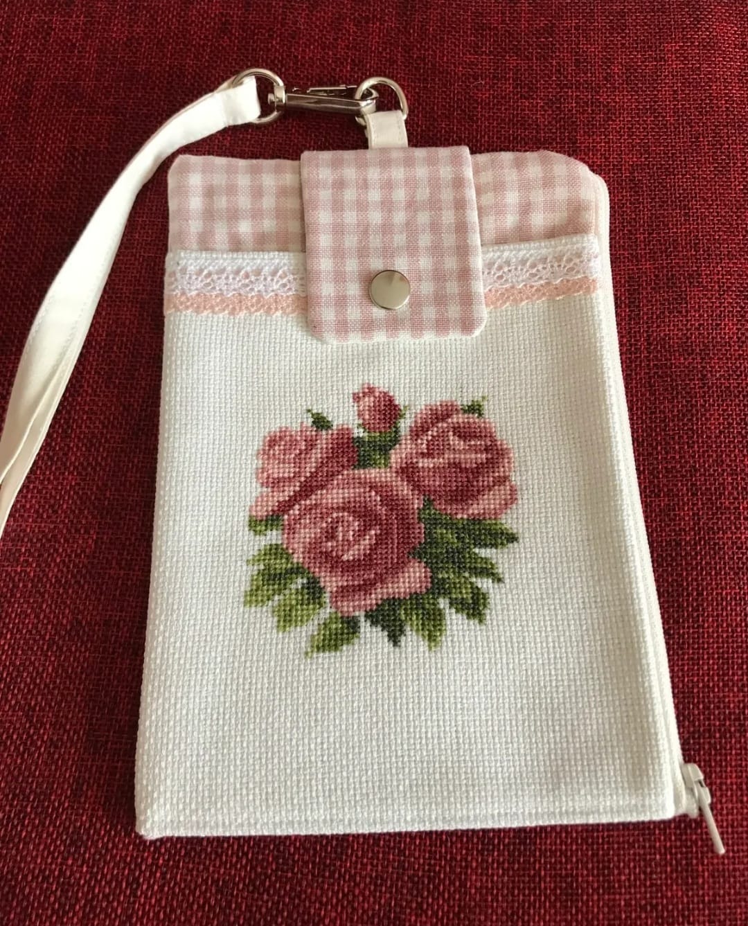 Gözlük ve Telefon Çantası