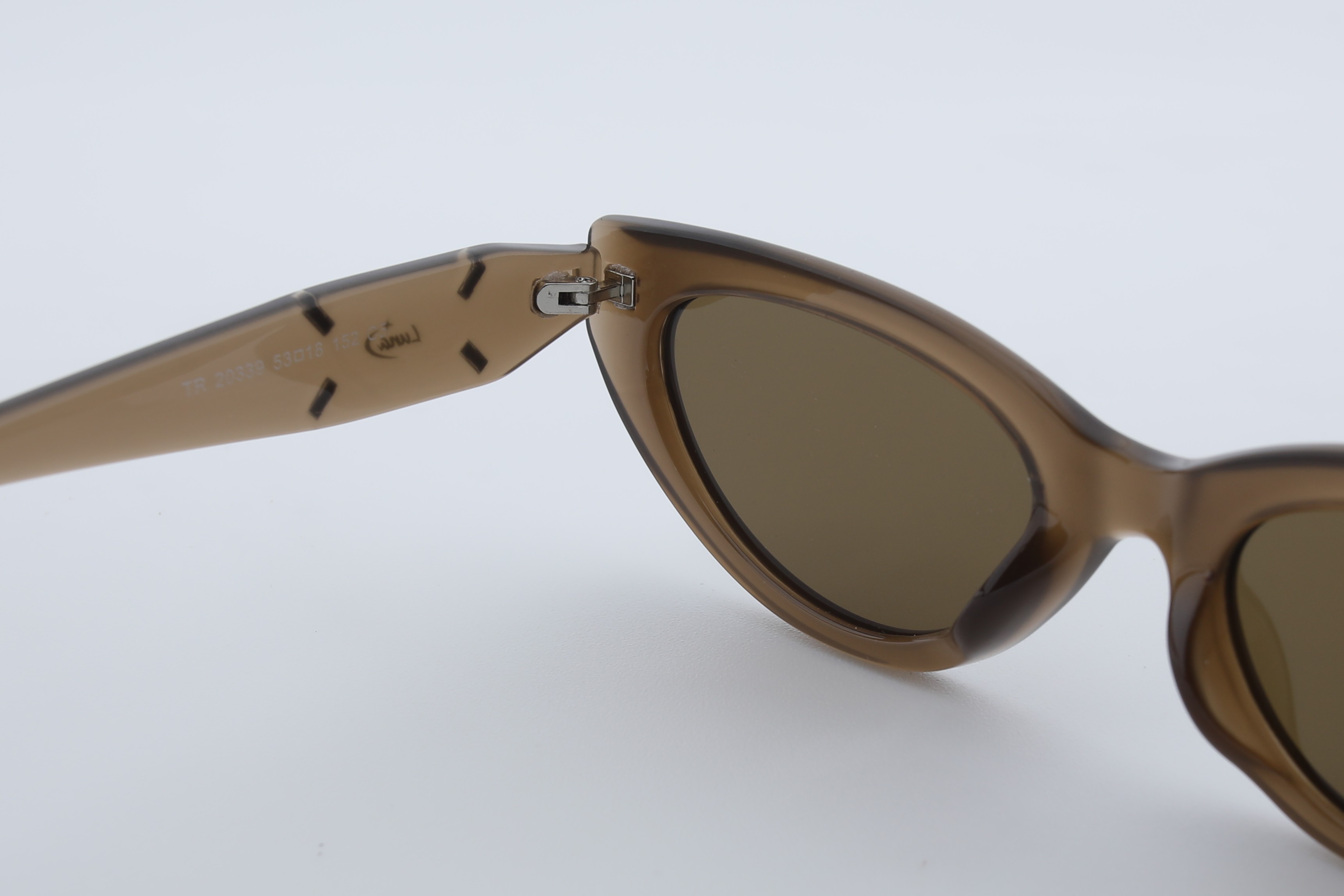Uzayy Eyewear  Luna Serisi Kahverengi Cat-Eye Kadın Güneş Gözlüğü UV400 – TR90 - Polarized 