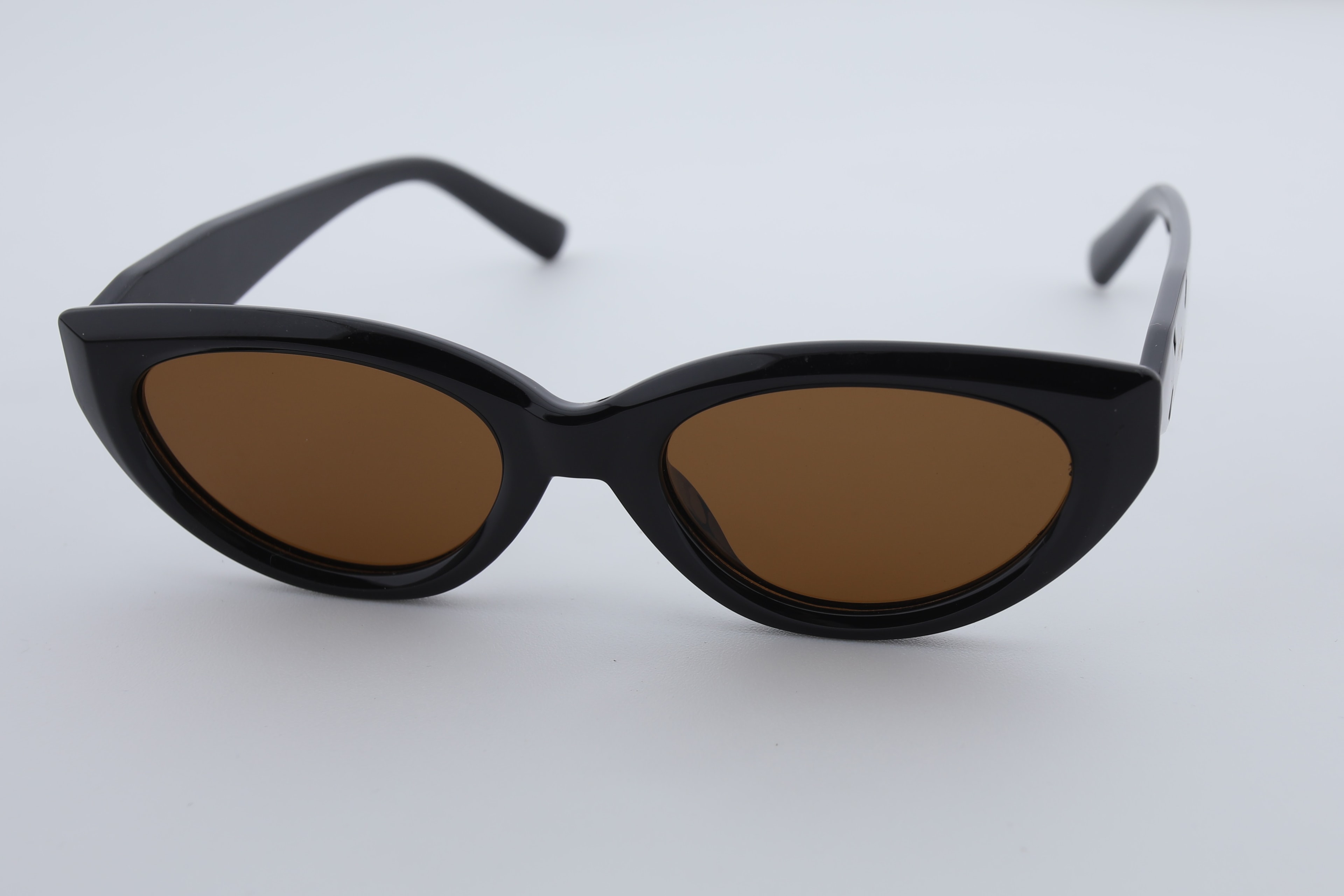 Uzayy Eyewear Luna Havana – Kadın Güneş Gözlüğü | Siyah TR90 Cat-Eye Çerçeve, Kahverengi UV400 Lens, Orijinal