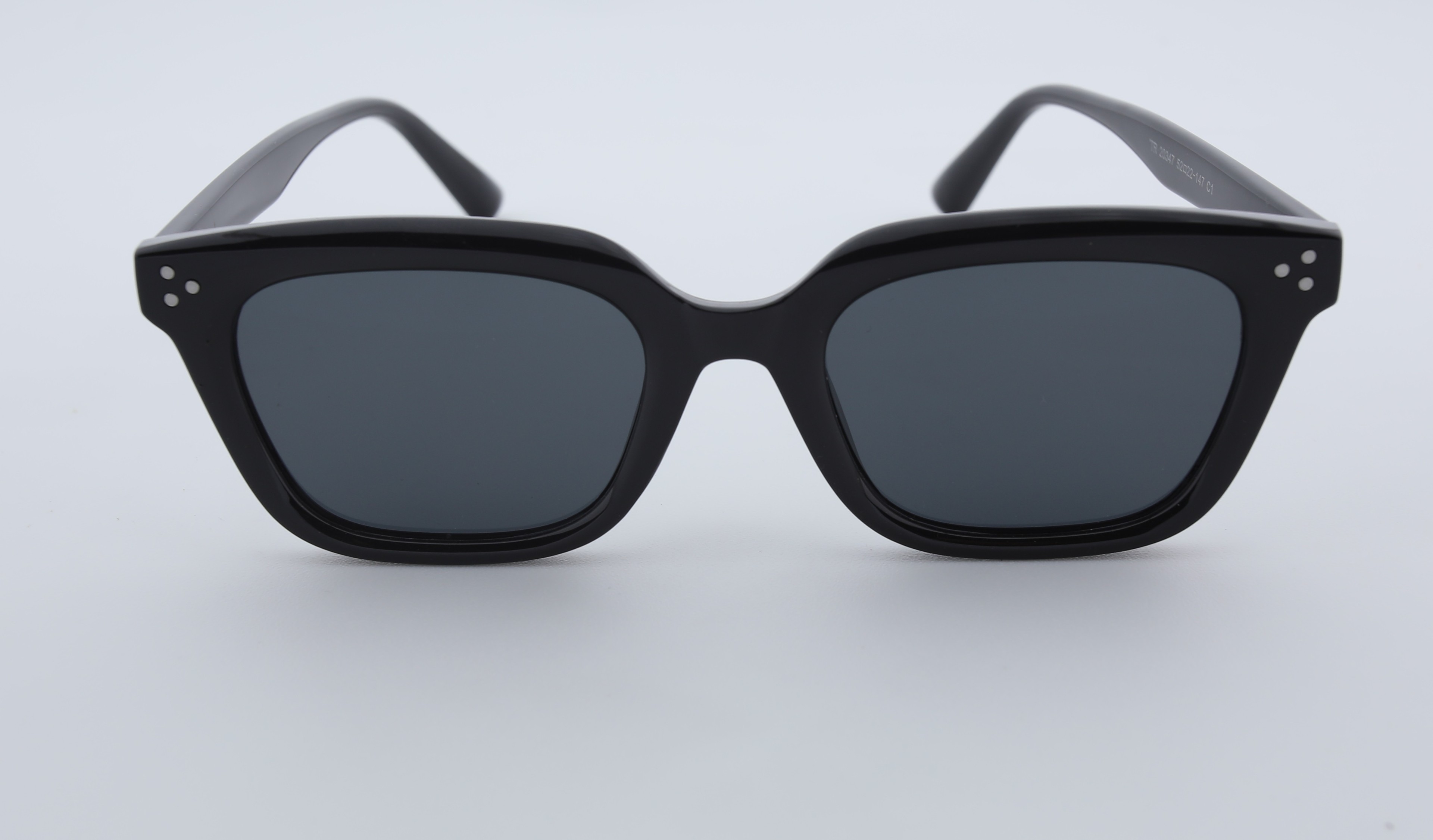 Uzayy Eyewear Luna Noire – Kadın Güneş Gözlüğü | Siyah TR90 UV400
