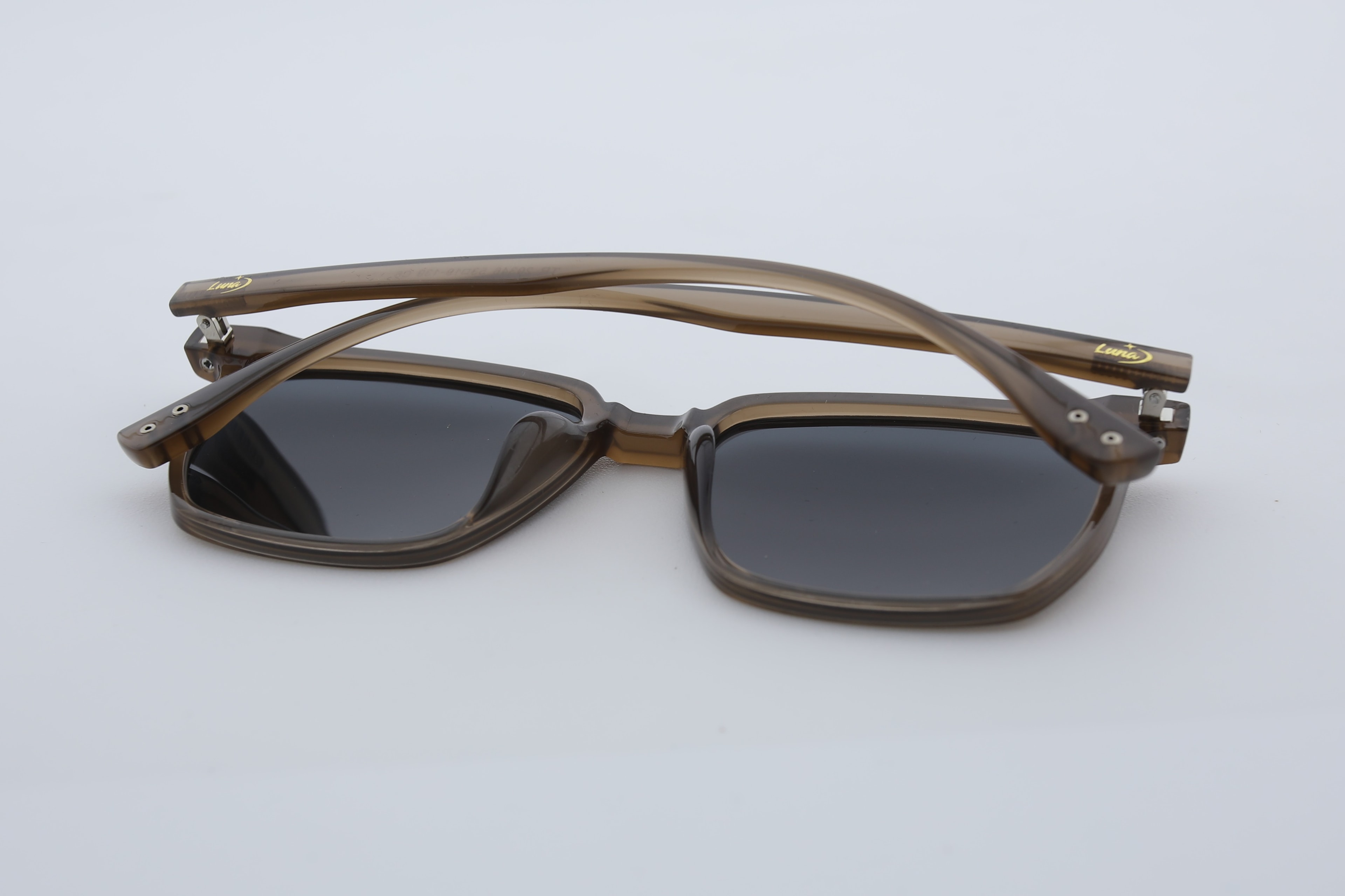 Uzayy Eyewear Luna Classic Terra – Unisex Güneş Gözlüğü | Şeffaf Kahverengi TR90 Çerçeve, UV400 Lens, Orijinal
