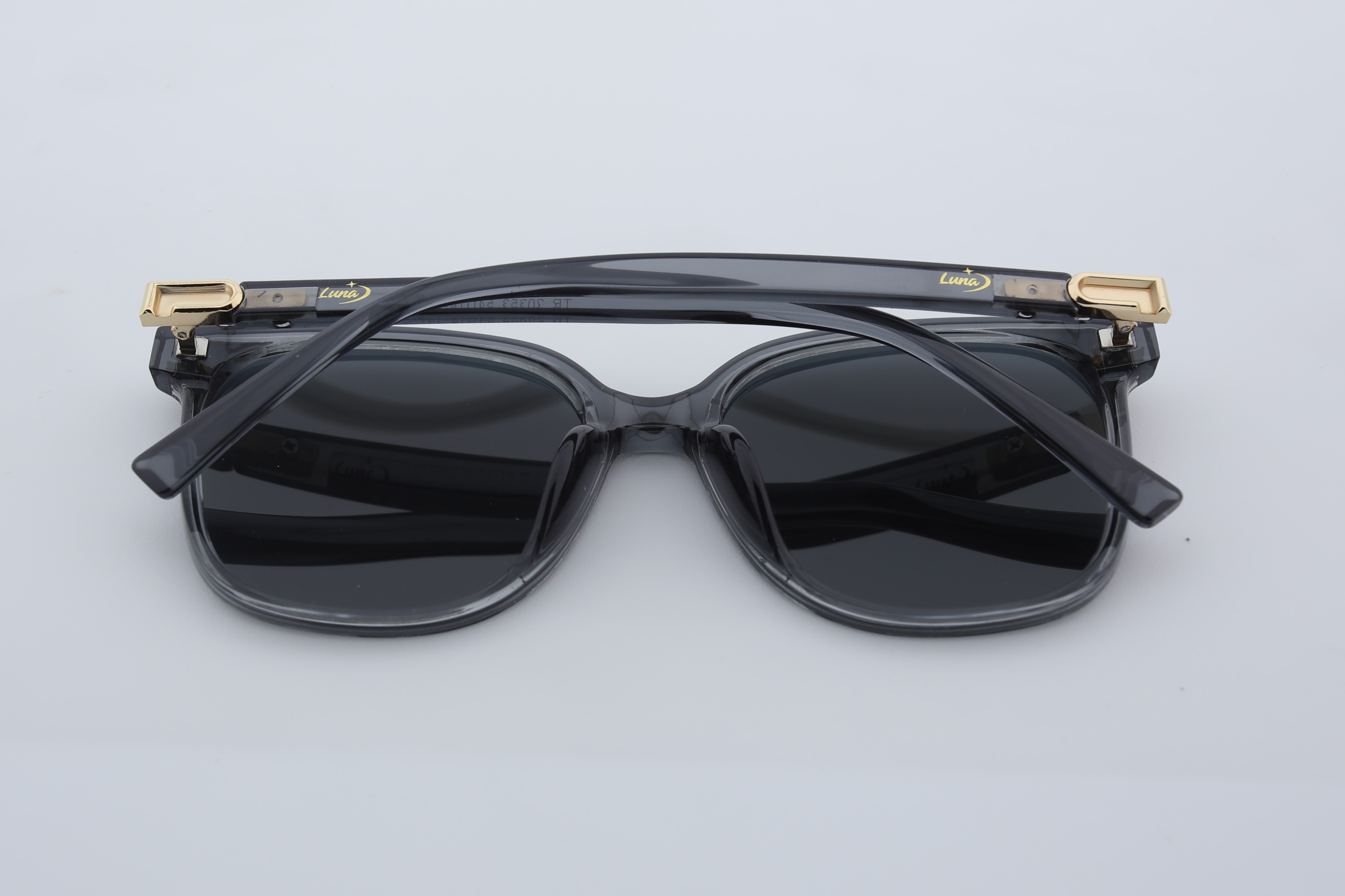 Uzayy Eyewear Luna Grace – Kadın Güneş Gözlüğü | Gri TR90 UV400
