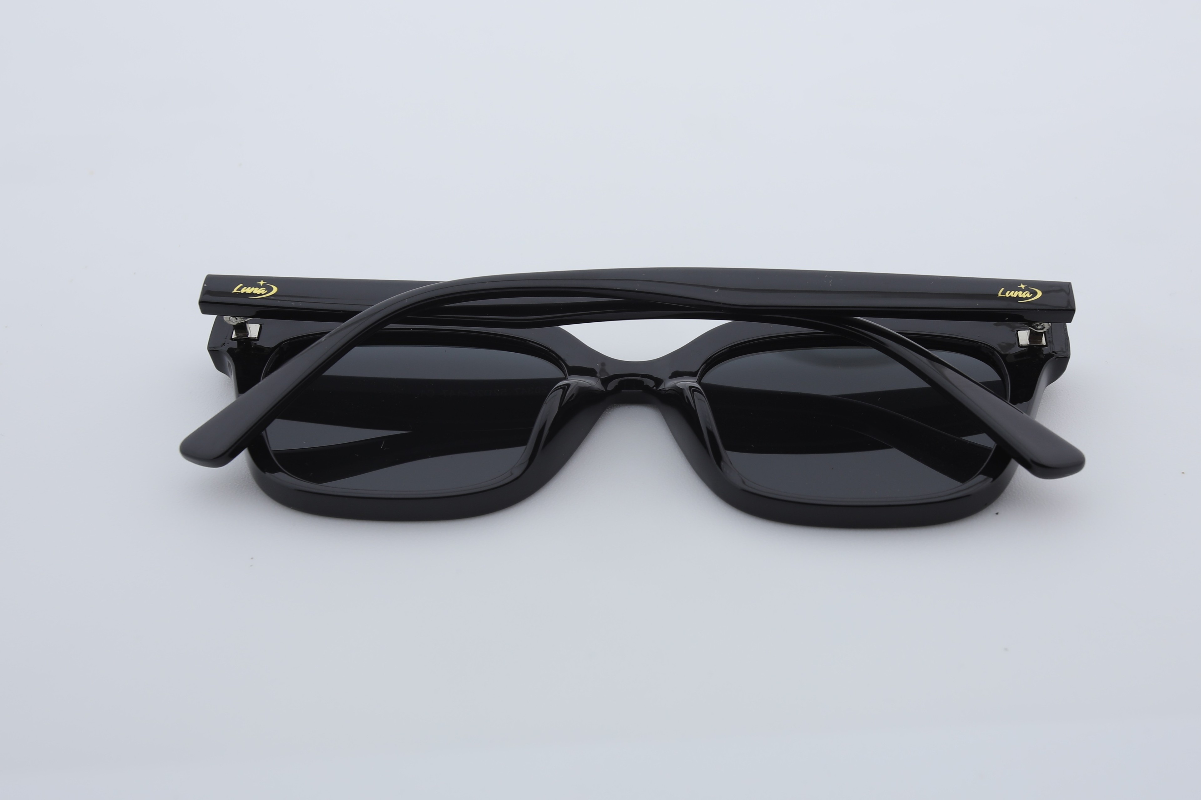 Uzayy Eyewear Luna Noire – Kadın Güneş Gözlüğü | Siyah TR90 UV400