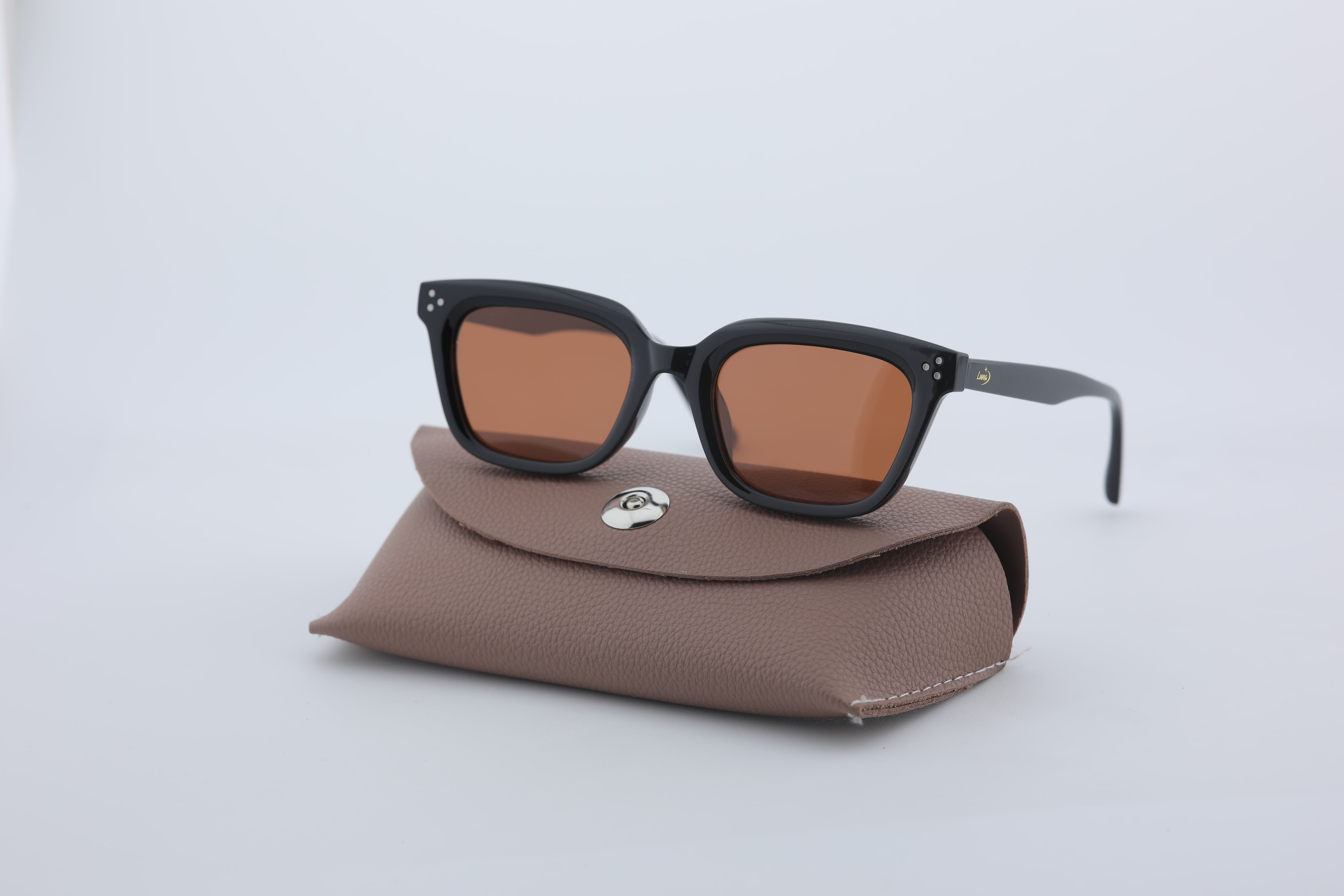 Uzayy Eyewear Luna Sienna – Kadın Güneş Gözlüğü | Siyah TR90 Çerçeve, Kahverengi UV400 Lens, Orijinal