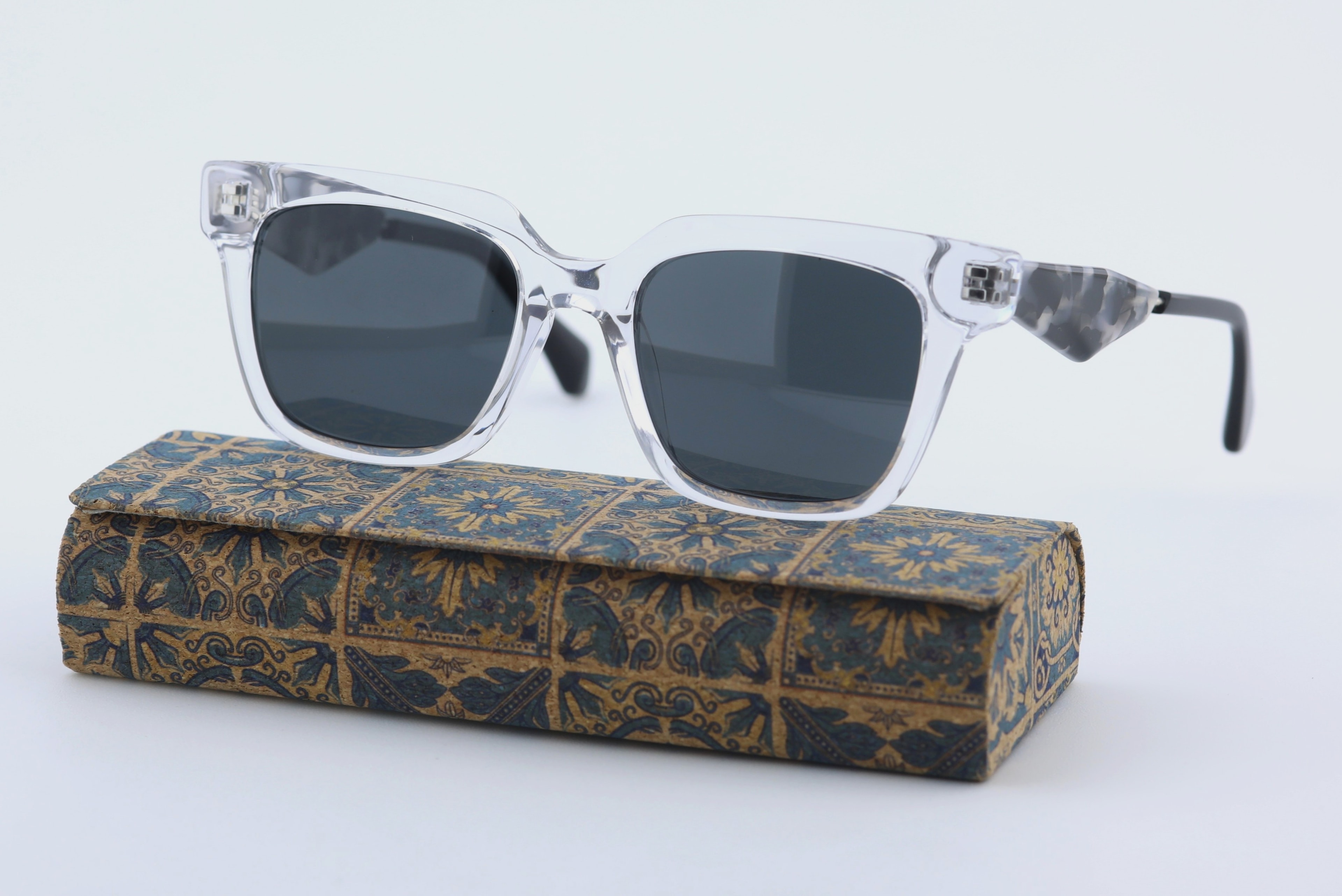 Uzayy Eyewear Anatolian Spirit: Seora – Kadın Güneş Gözlüğü | Şeffaf Asetat UV400 Luxury