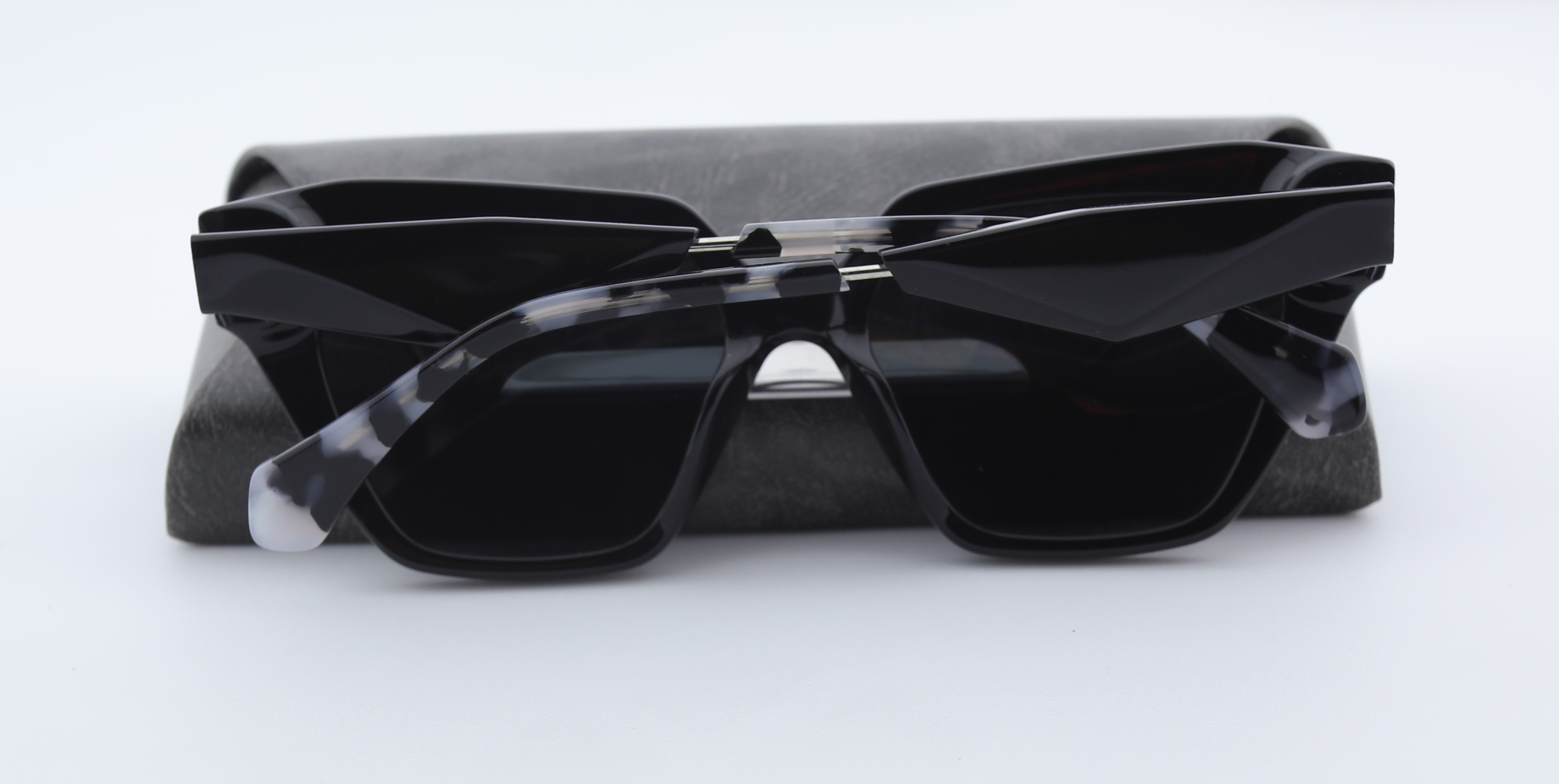 Uzayy Eyewear Anatolian Spirit: Nyx – Kadın Güneş Gözlüğü | Siyah Asetat Luxury UV400