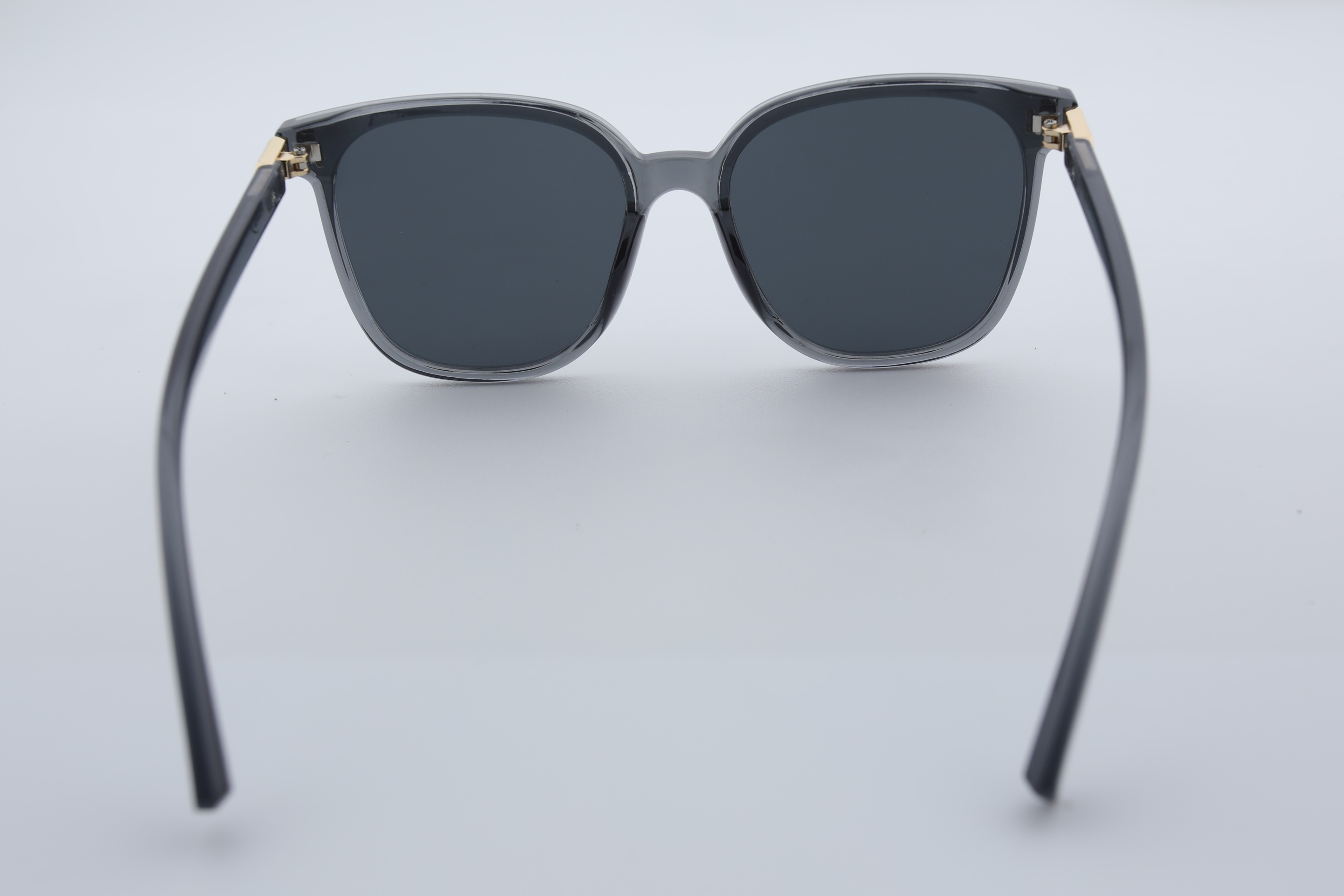Uzayy Eyewear Luna Grace – Kadın Güneş Gözlüğü | Gri TR90 UV400