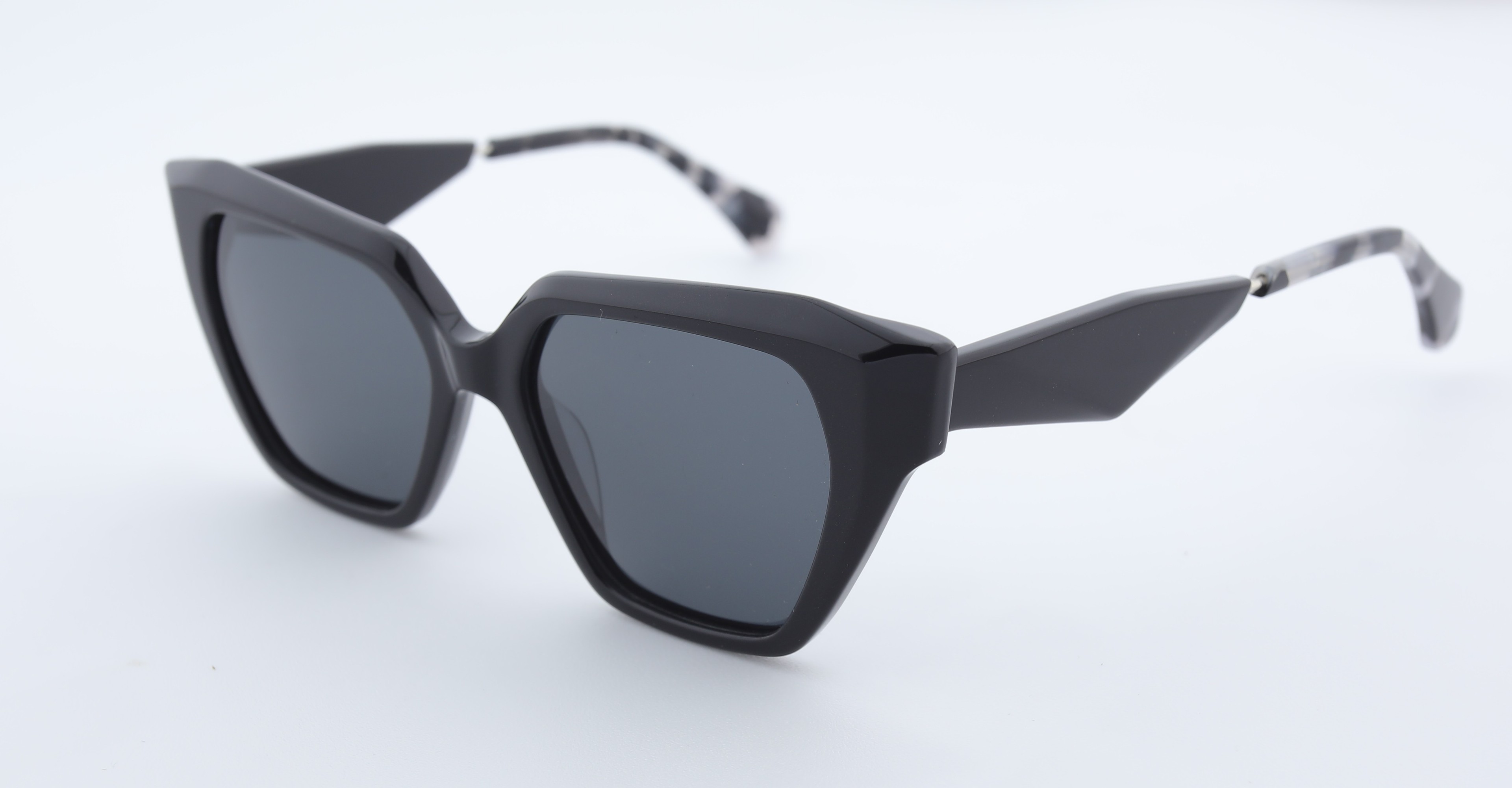 Uzayy Eyewear Anatolian Spirit: Nyx – Kadın Güneş Gözlüğü | Siyah Asetat Luxury UV400