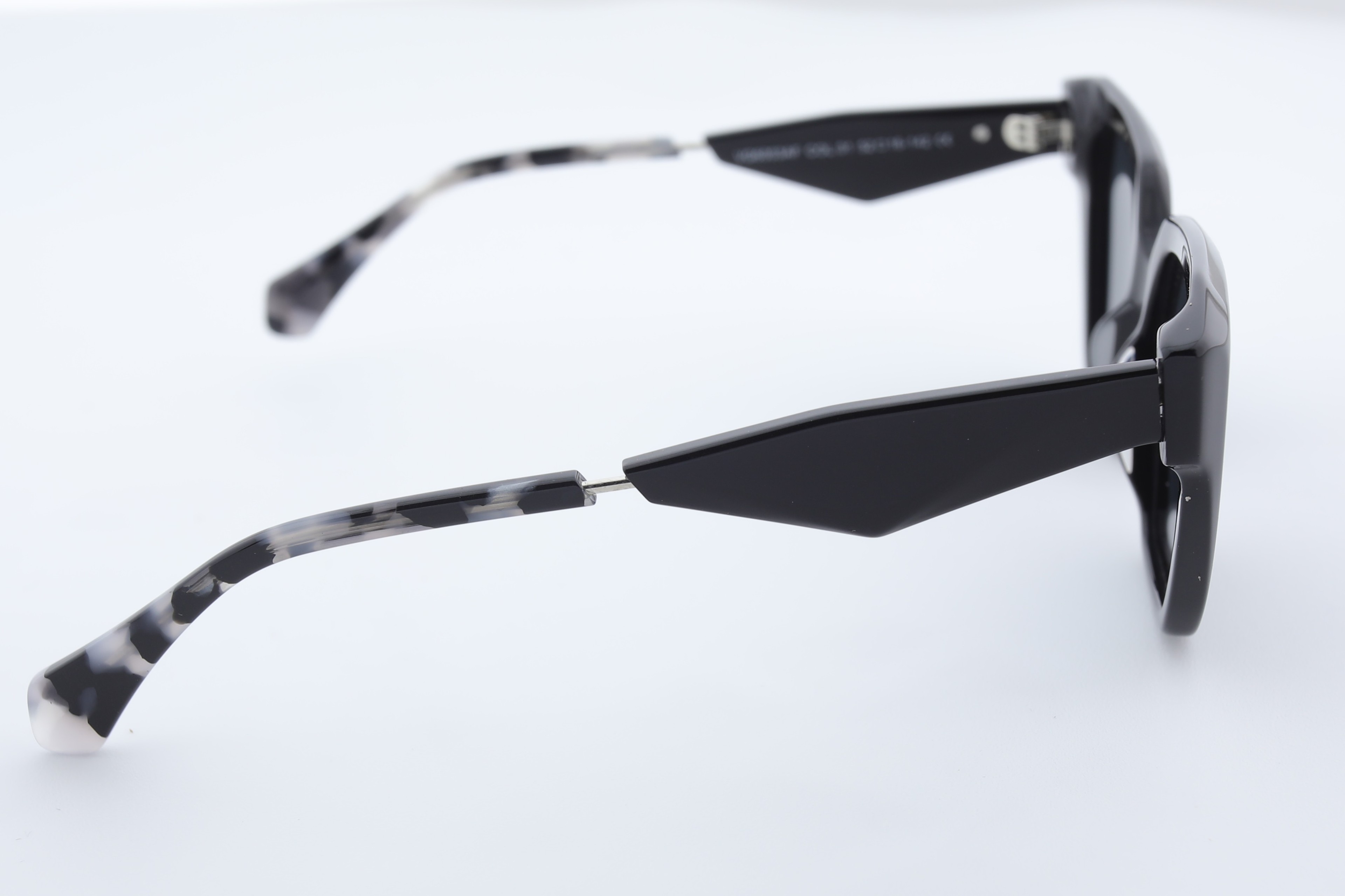 Uzayy Eyewear Anatolian Spirit: Nyx – Kadın Güneş Gözlüğü | Siyah Asetat Luxury UV400
