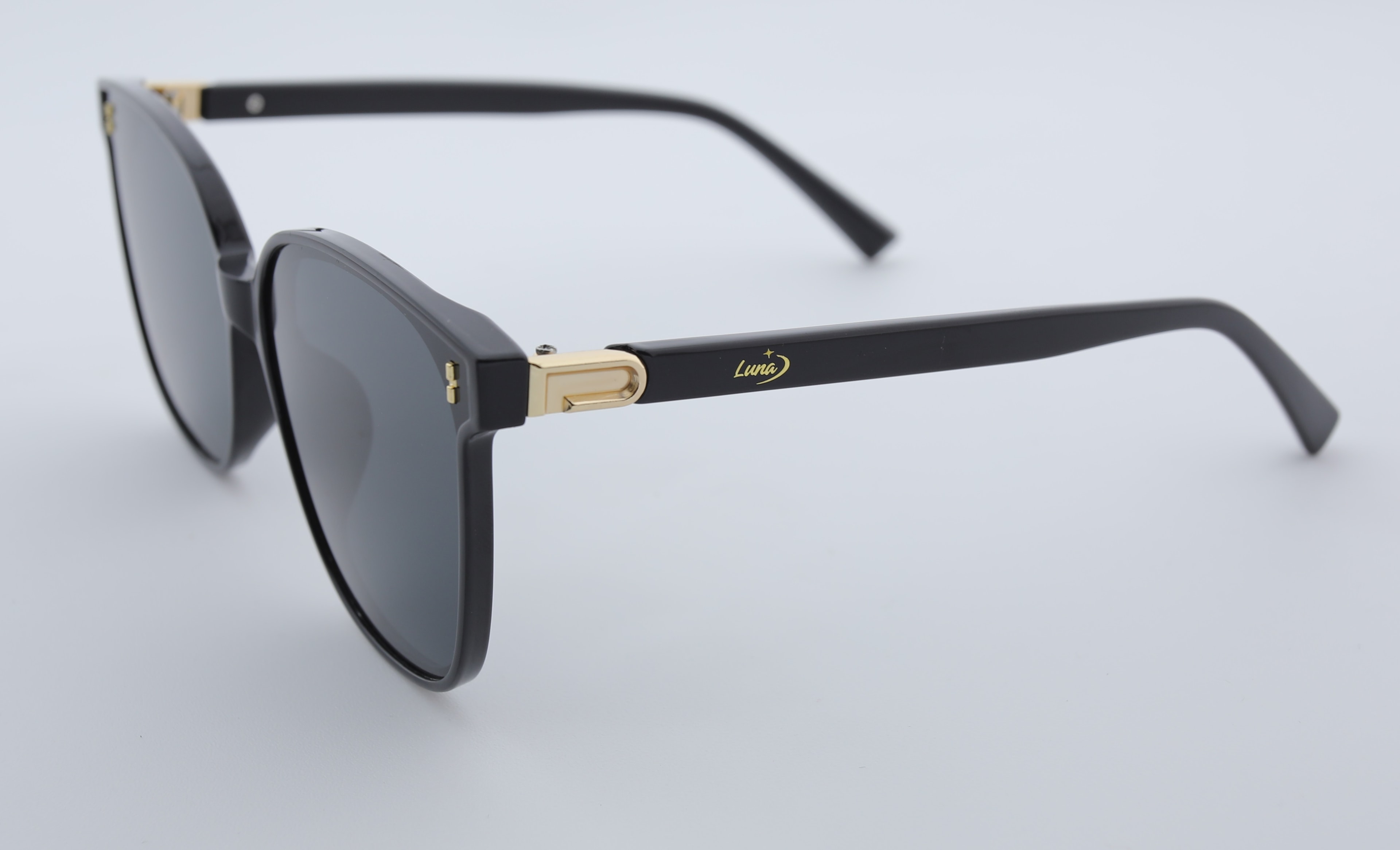Uzayy Eyewear Luna Onyx – Kadın Güneş Gözlüğü | Siyah TR90 Çerçeve, Altın Detay, UV400 Lens, Orijinal