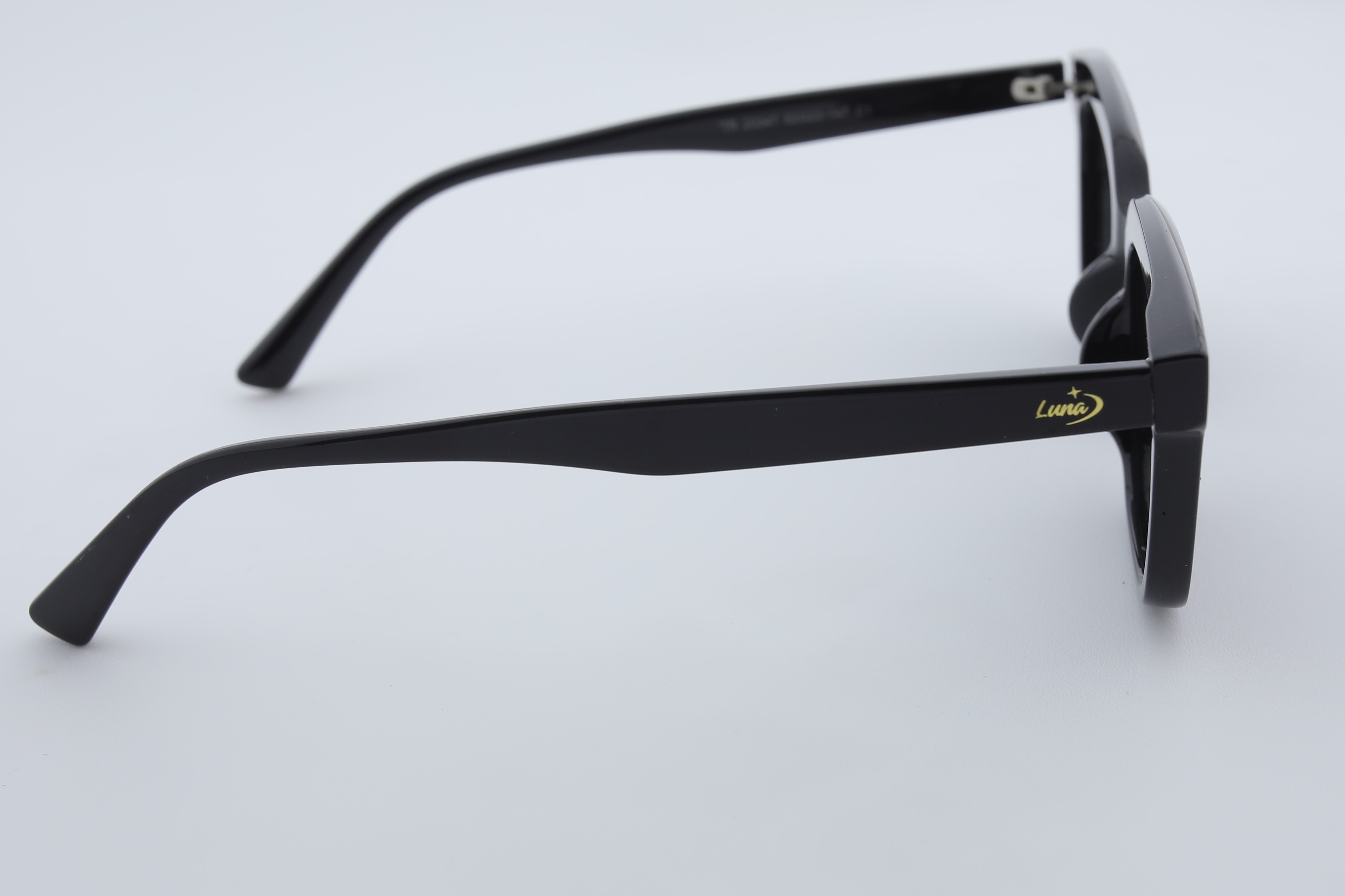 Uzayy Eyewear Luna Noire – Kadın Güneş Gözlüğü | Siyah TR90 UV400