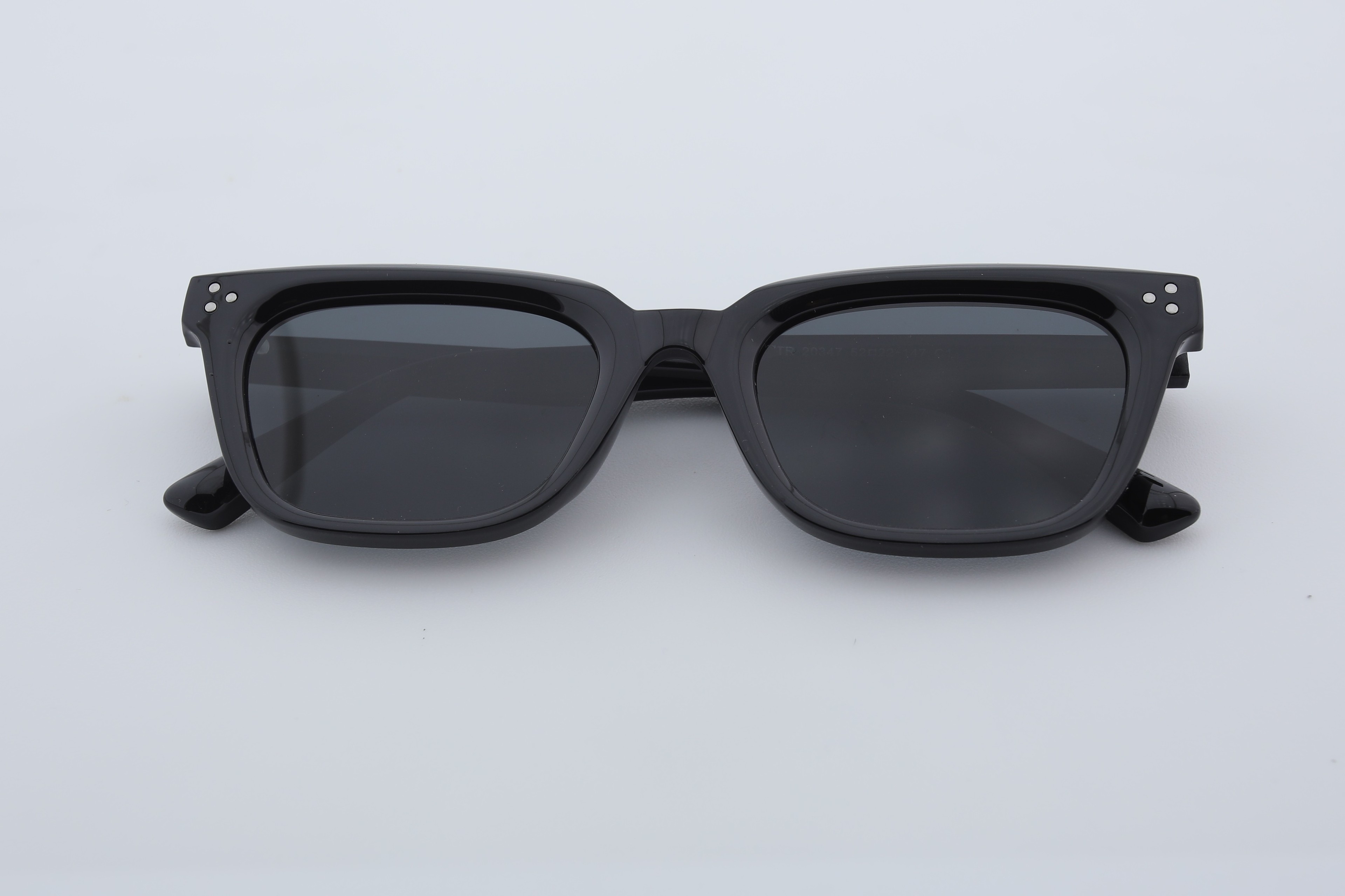 Uzayy Eyewear Luna Noire – Kadın Güneş Gözlüğü | Siyah TR90 UV400