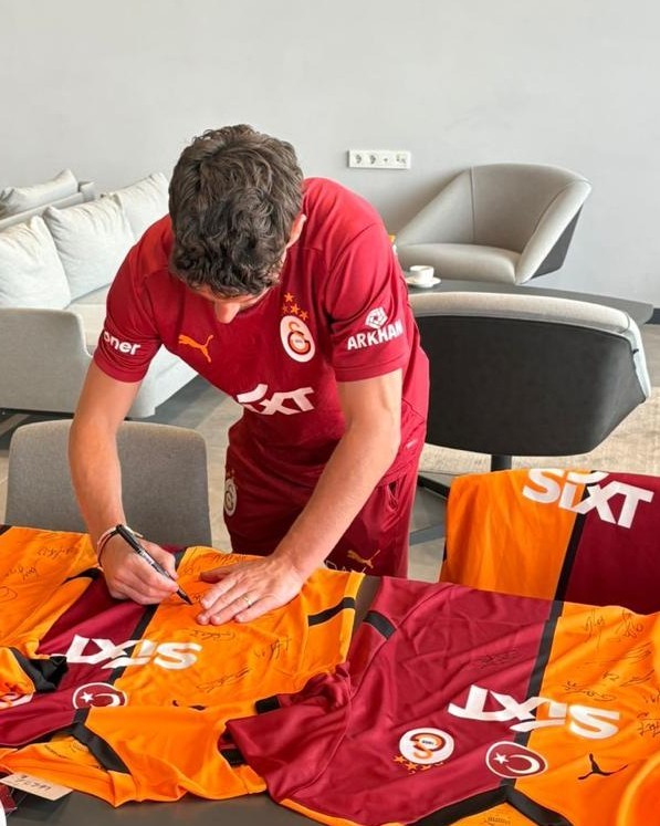 Dries Mertens Signed Galatasaray 5 Star Jersey