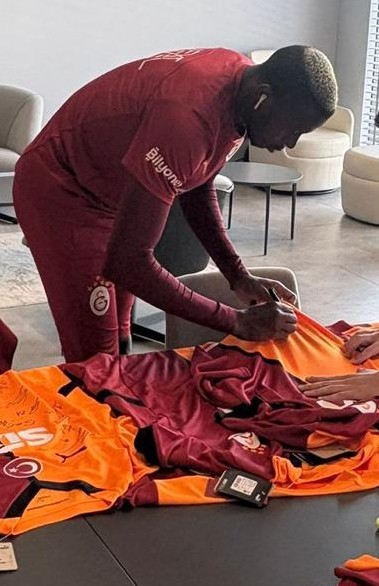 Victor Osimhen İmzalı Galatasaray 5 Yıldızlı Forması - Tükenmek Üzere!