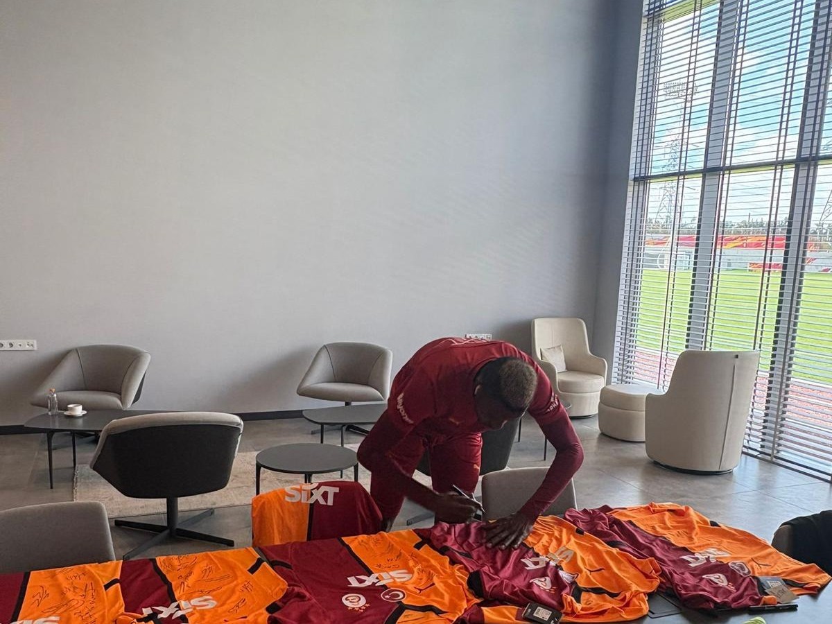 Victor Osimhen İmzalı Galatasaray 5 Yıldızlı Forması - Tükenmek Üzere!