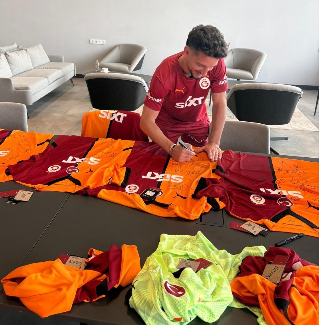 Dries Mertens Signed Galatasaray 5 Star Jersey