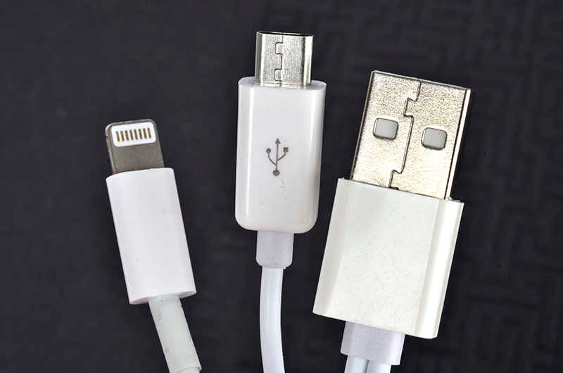 Zore 2-Pin Lightning-Micro USB Cable 1M