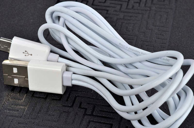 Zore 2-Pin Lightning-Micro USB Cable 1M