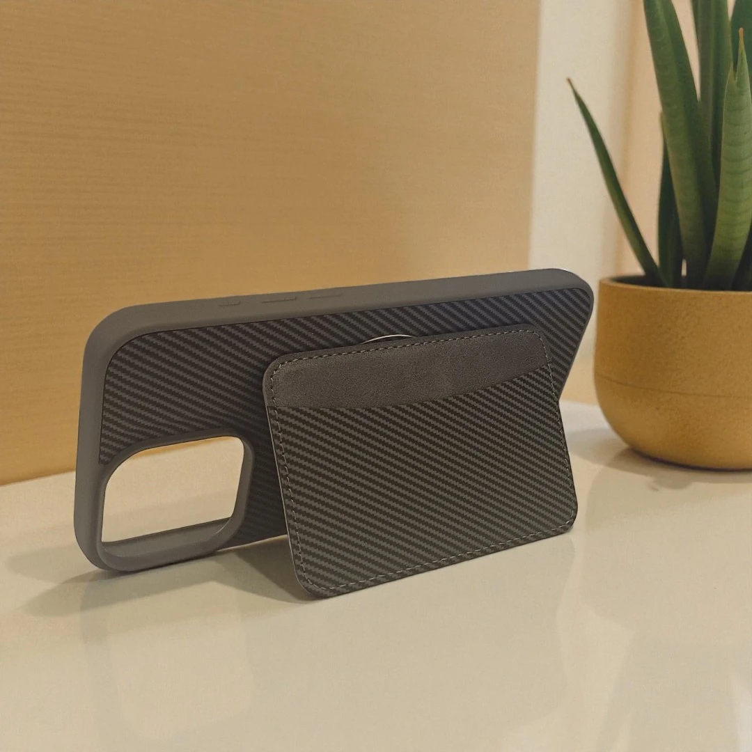 iPhone 13 Uyumlu Rona MagCarbon Fiber Doku Manyetik Kılıf + Kartlık Cüzdan