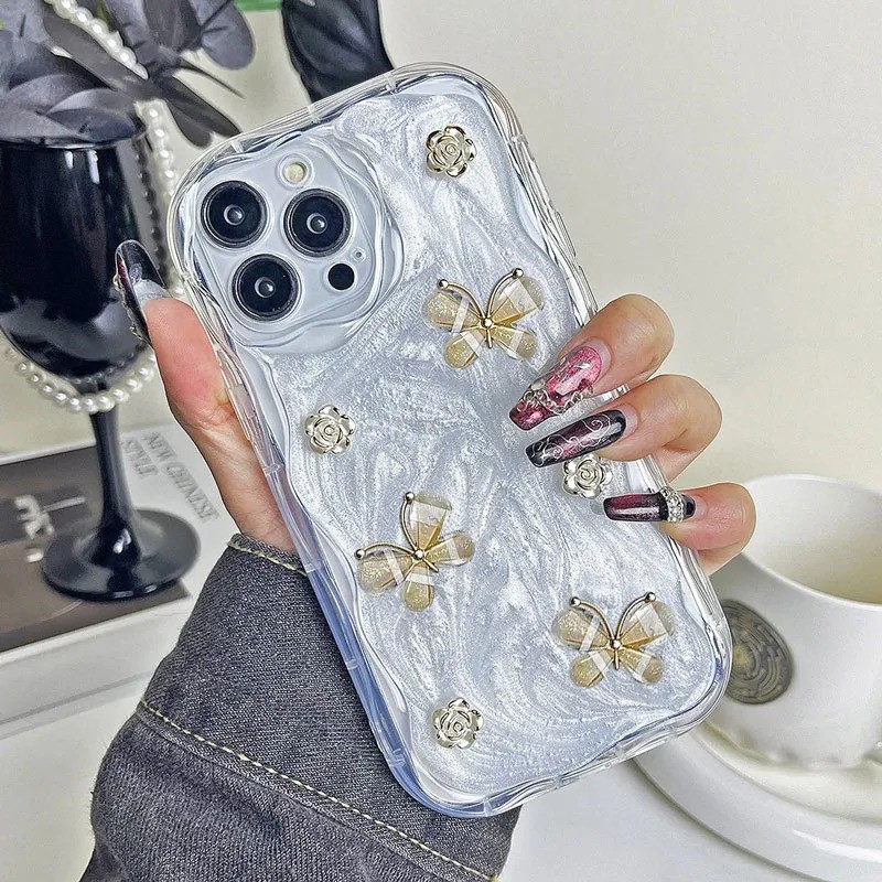 iPhone 15 Pro Max Uyumlu Zebana Gül ve Kelebek Figürlü Floral Silikon Kılıf