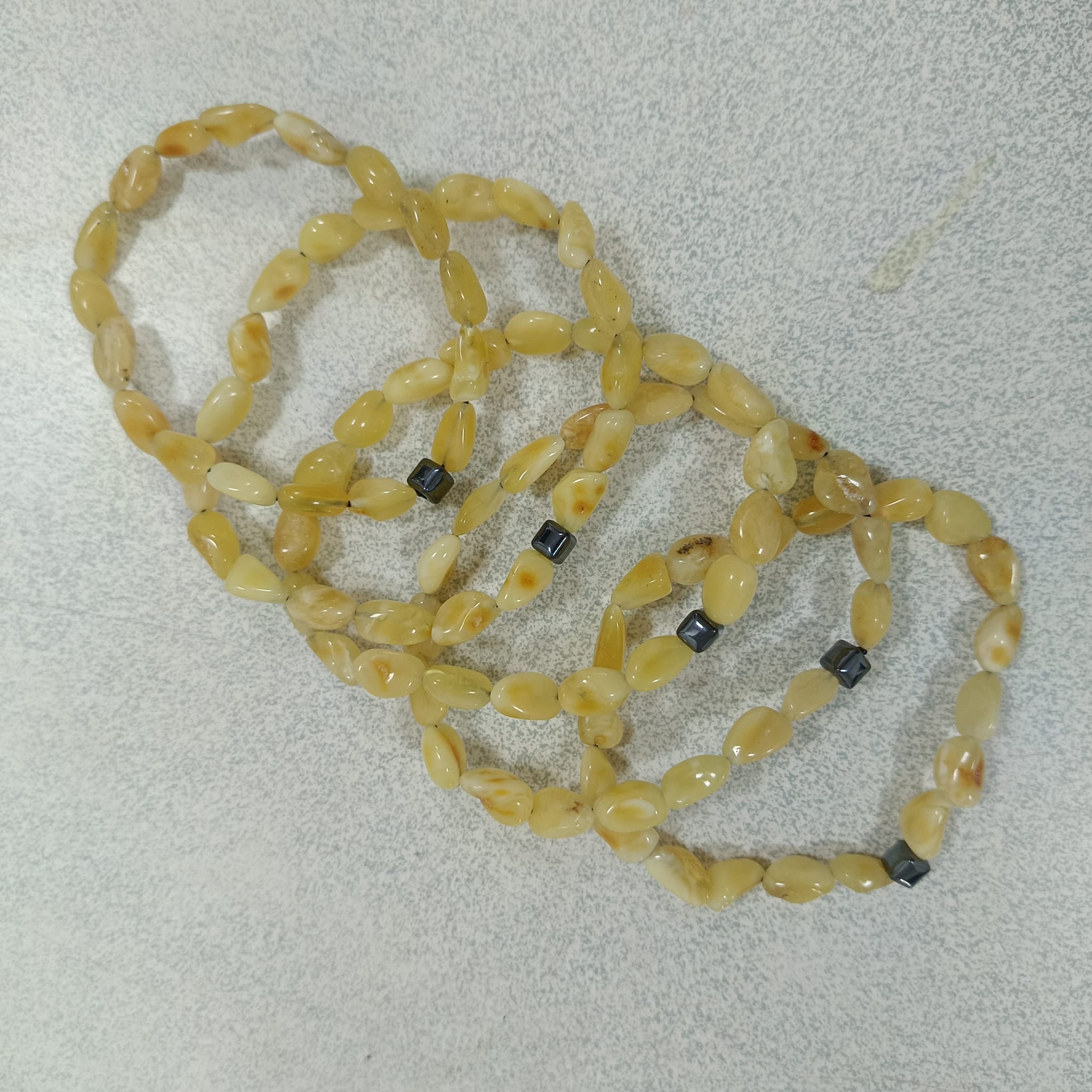 Doğal Damla Kehribar ve Hematit Taşı Bileklik