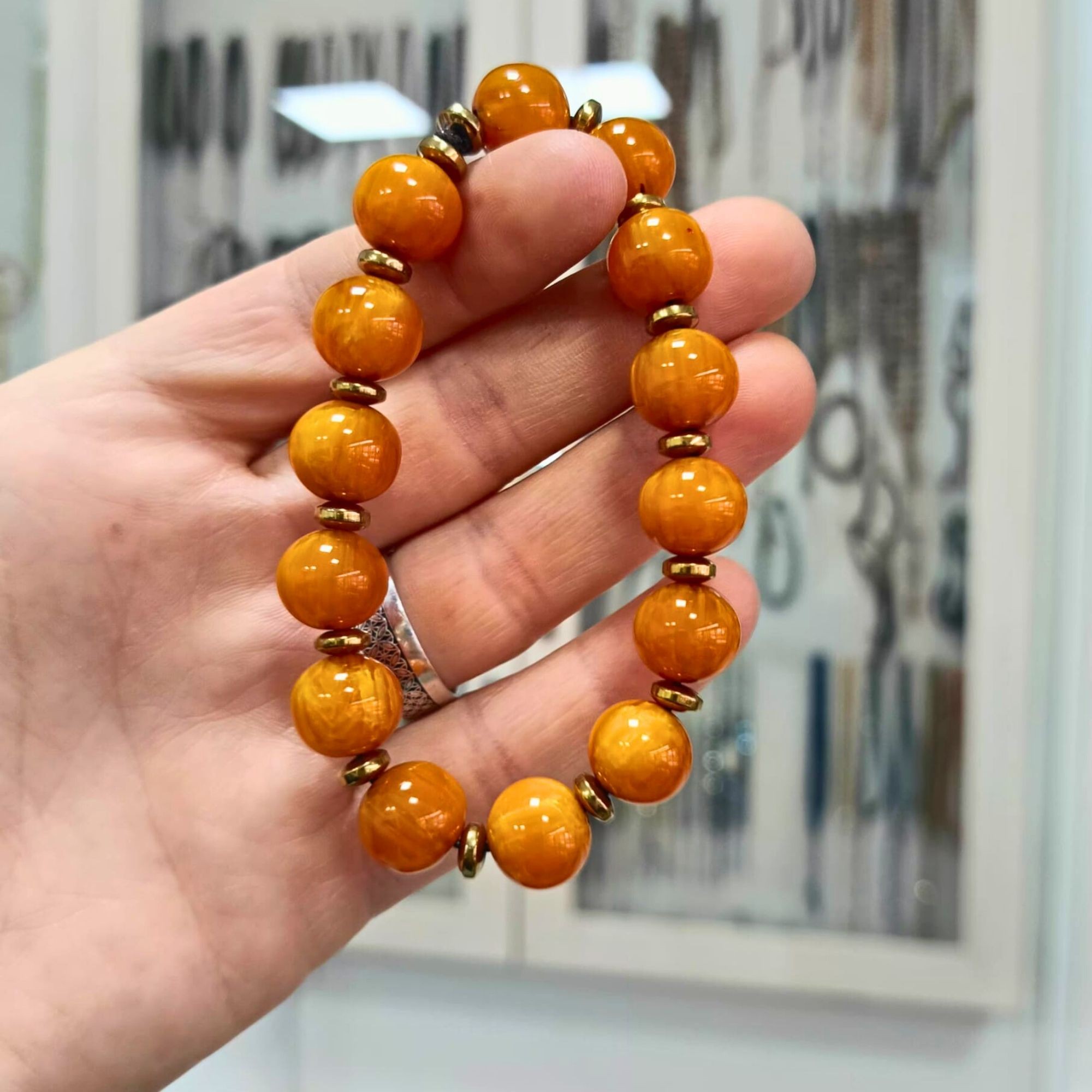 Küre Kesim Sıkma Kehribar Bileklik 12 mm