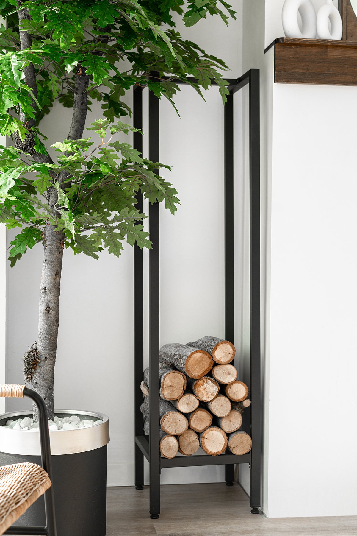 Minimalist Tasarım Metal Odunluk Şömine Yanı Odunluğu Odun Düzenleyici
