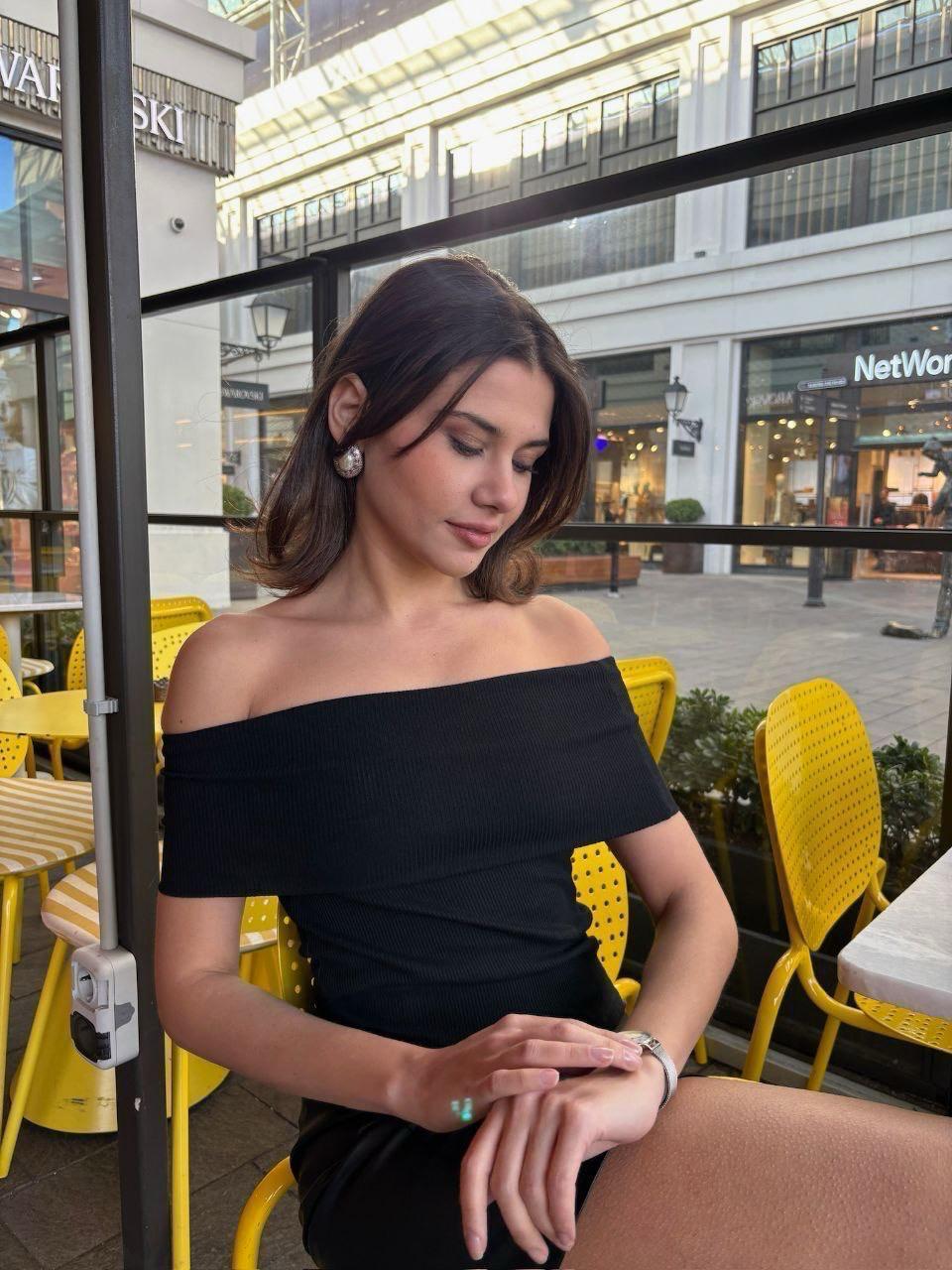 KADIN SİYAH LİKRALI RİBANA OF SHOULDER BLUZ