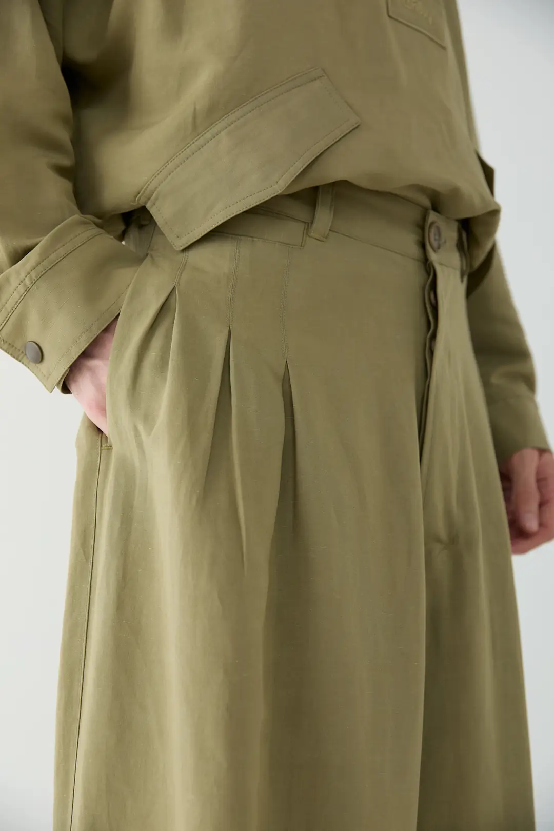 PİLE DETAYLI LİYOSEL KETEN PANTOLON · 4