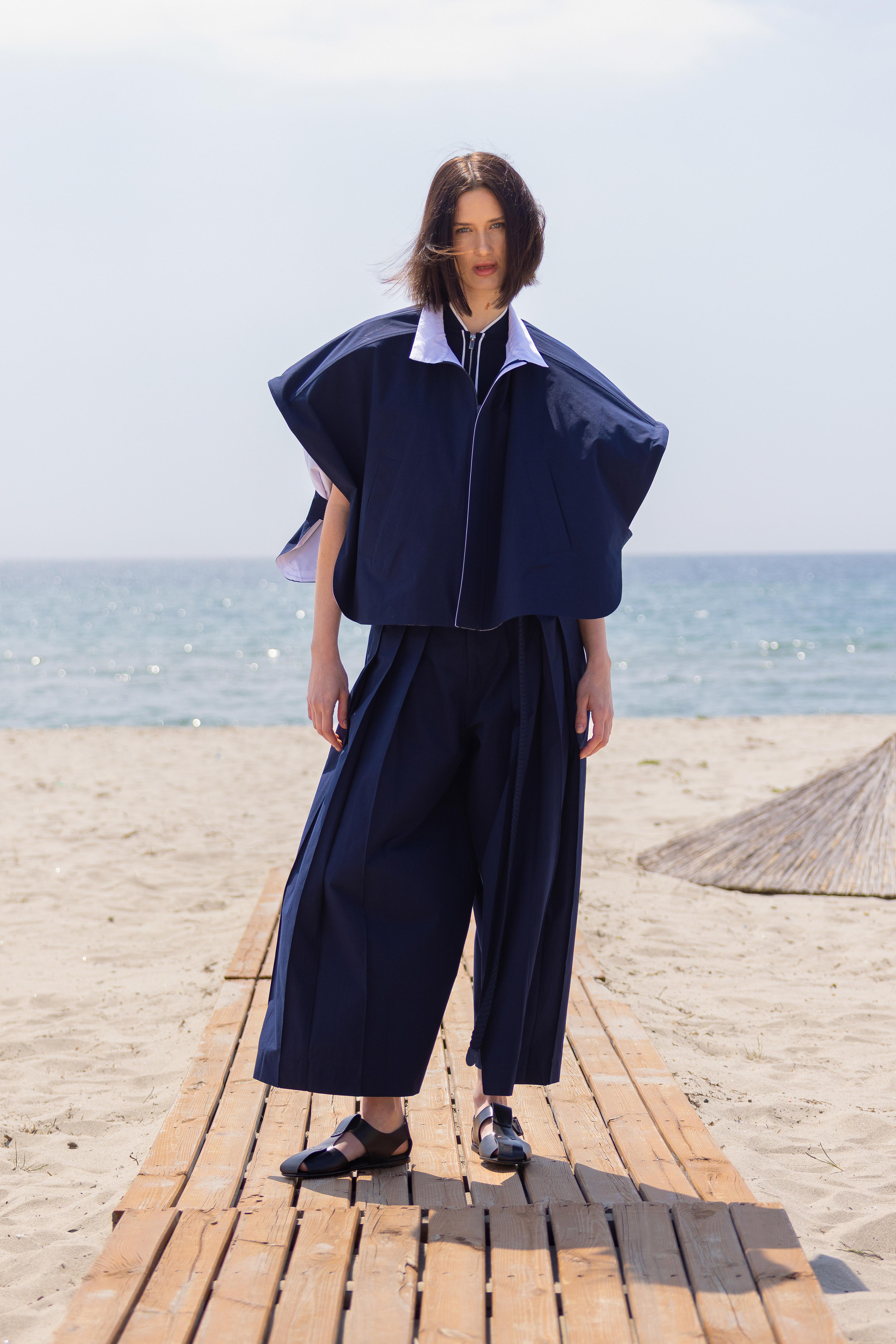 Lofibuy | Poncho Oversize Unisex Suit with Vest 01 - SS25