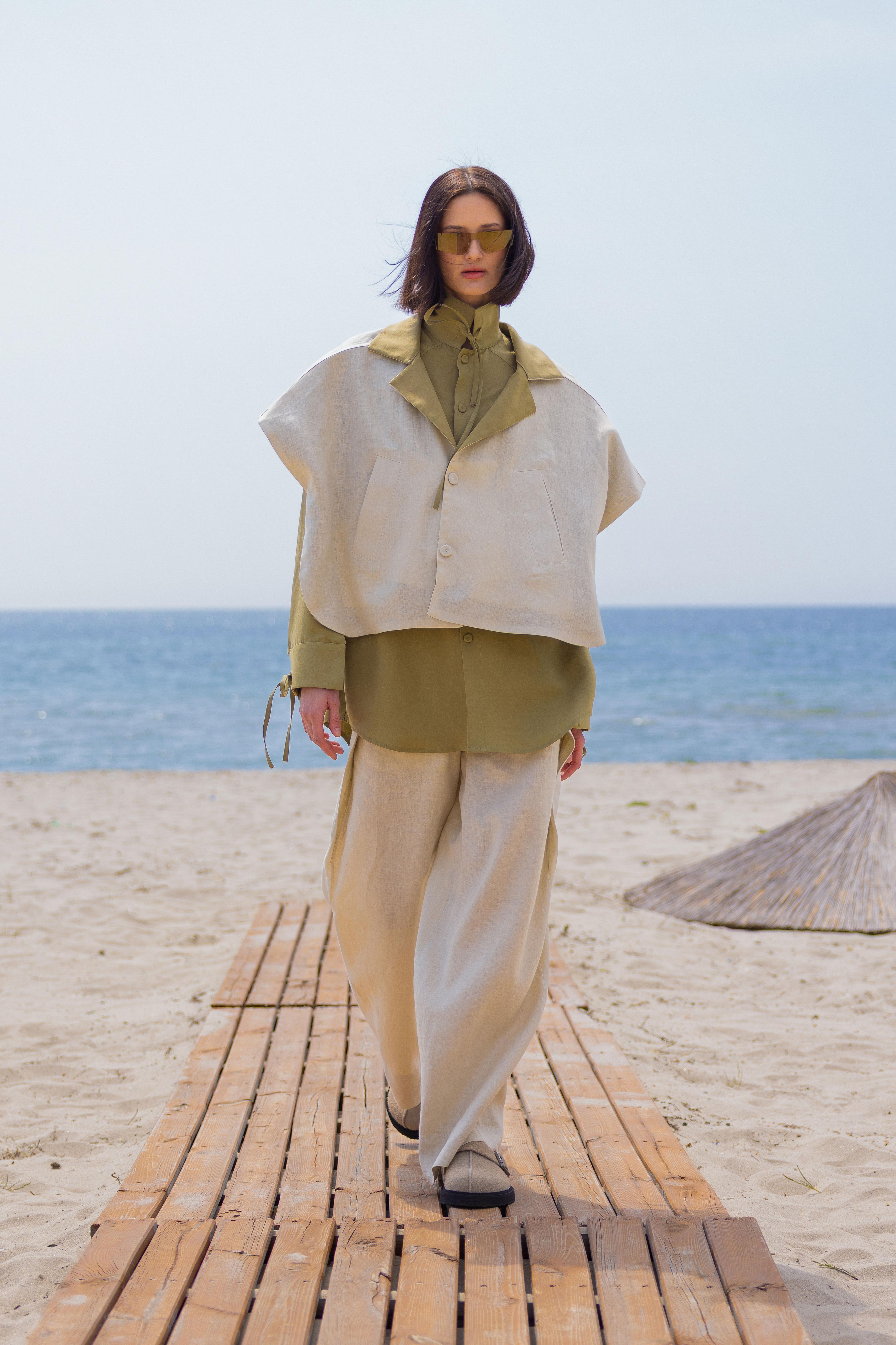 Lofibuy | Oversize Unisex Suit with Double-Sided Poncho Vest 02 - SS25