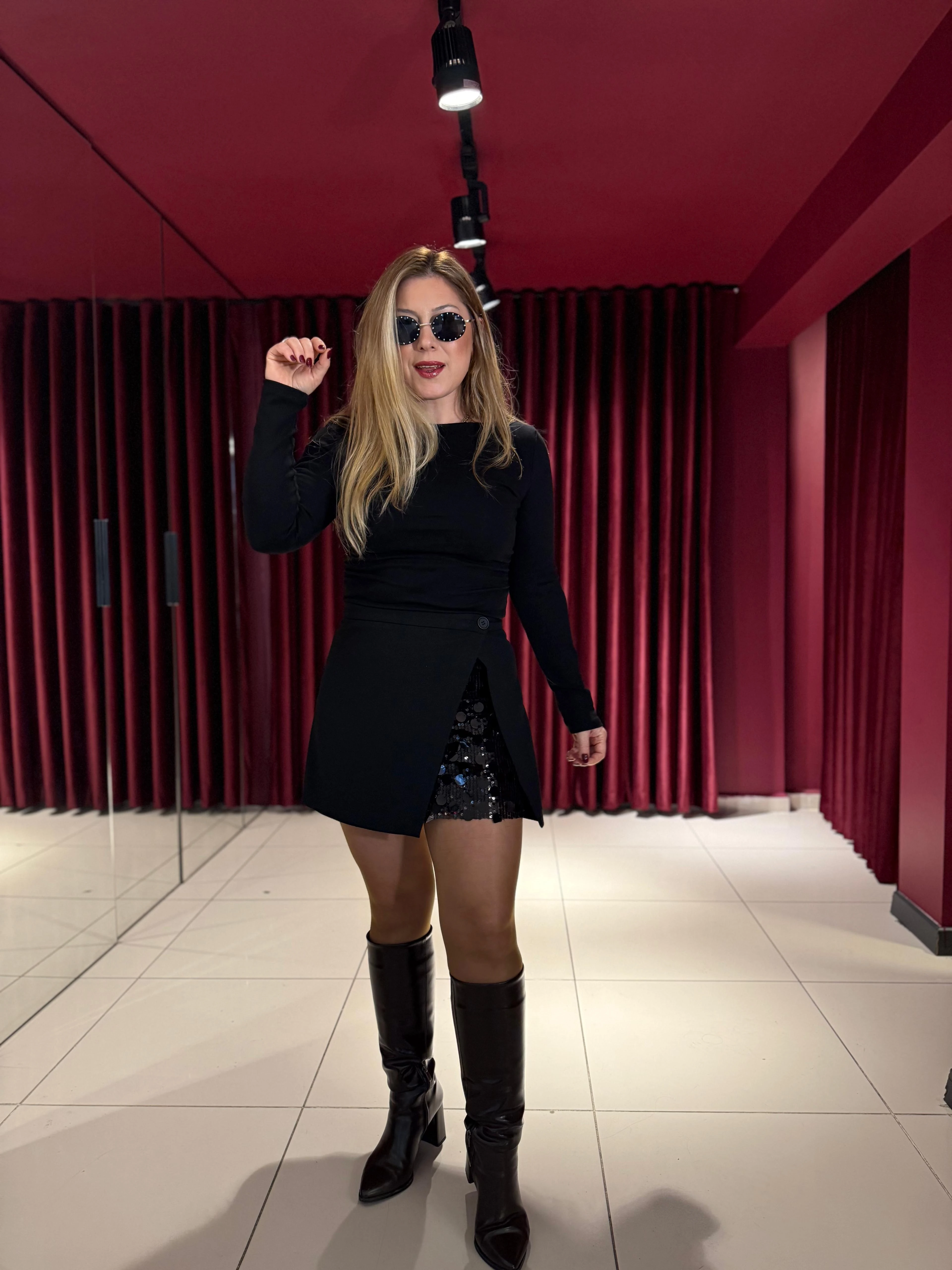 Payet Detaylı Mini Etek