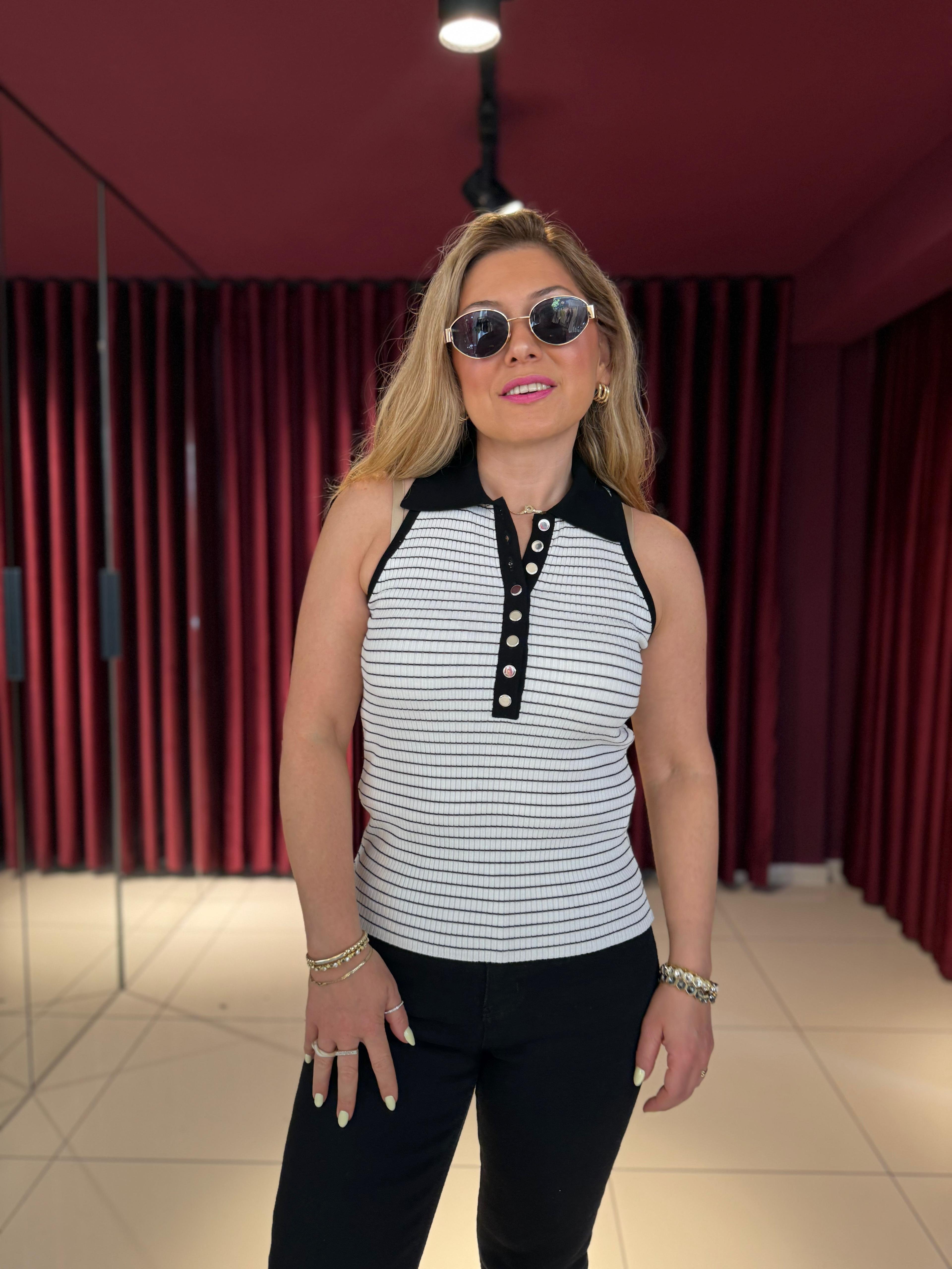Polo Yaka Çizgili Düğmeli Triko Bluz