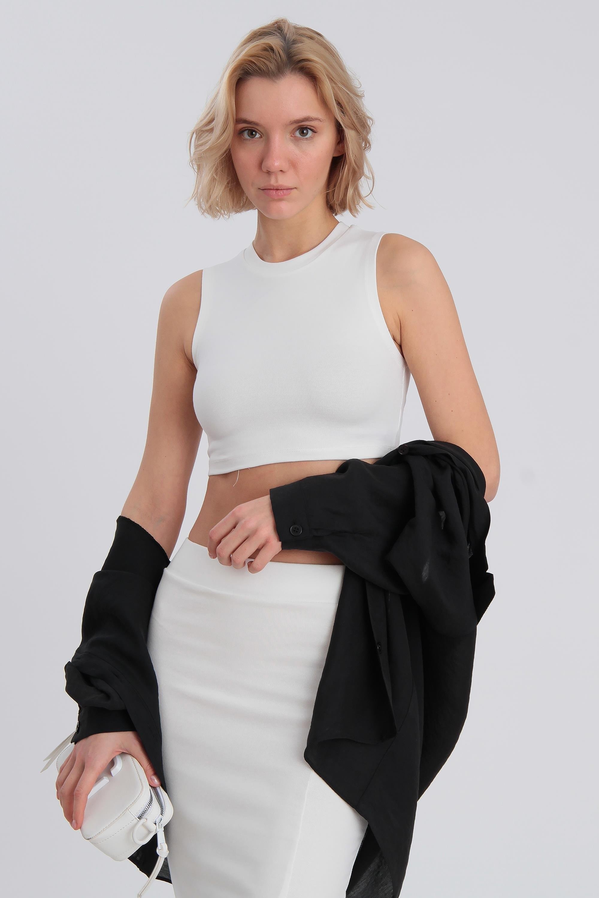 0048 Bisiklet Yaka Crop Ekru